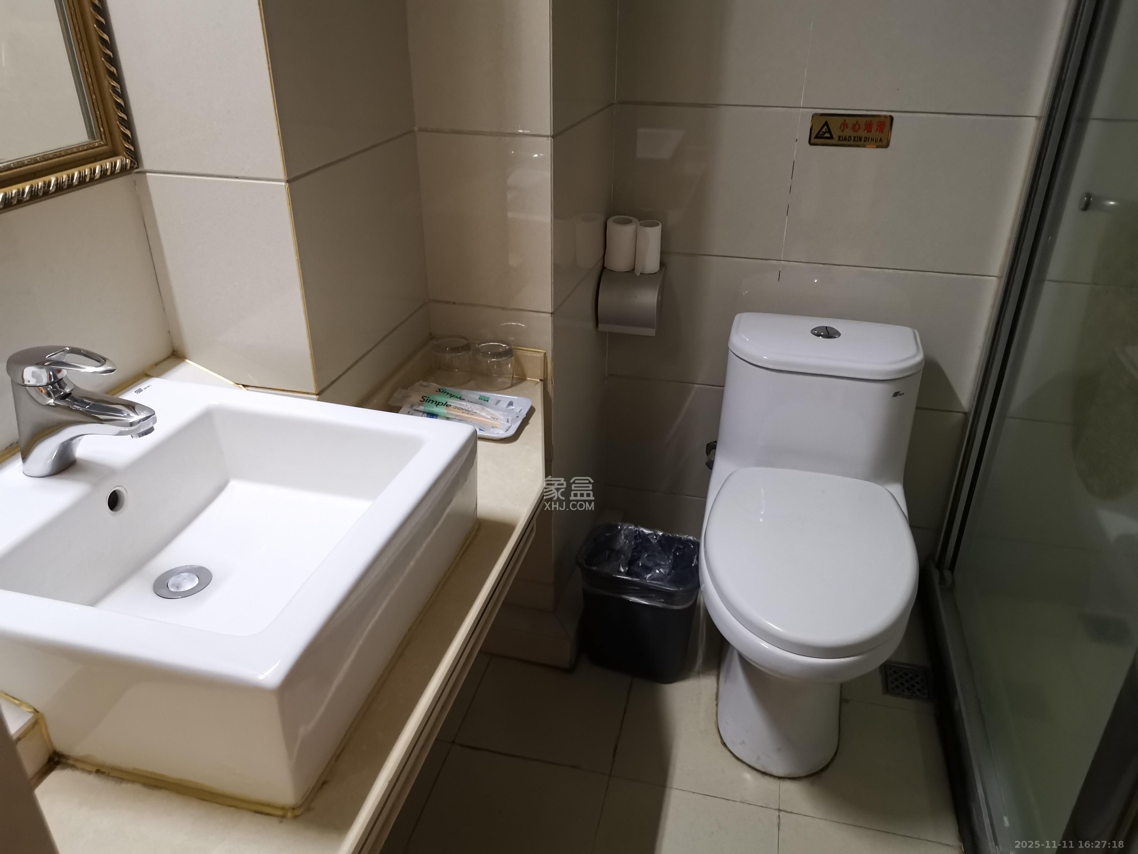 名富公寓  1室0厅1卫    1300.0元/月室内图