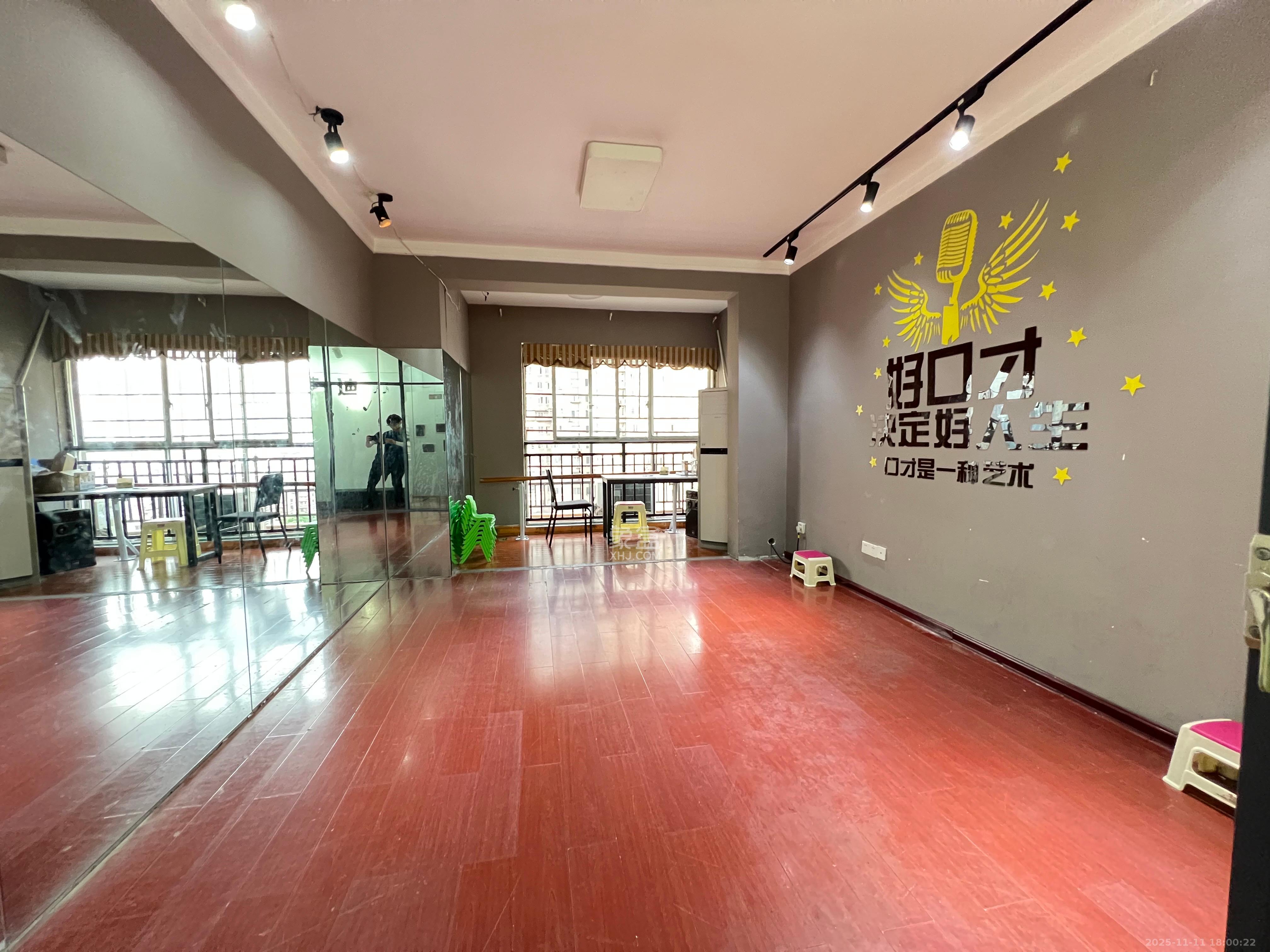 上河国际C区 1室2厅1卫 2800.0元/月 上河国际C区 1室2厅1卫 2800.0元/月室内图