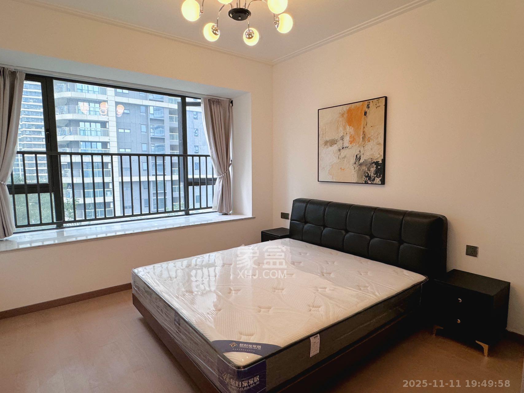 绿地V岛  4室2厅2卫    4600.0元/月室内图