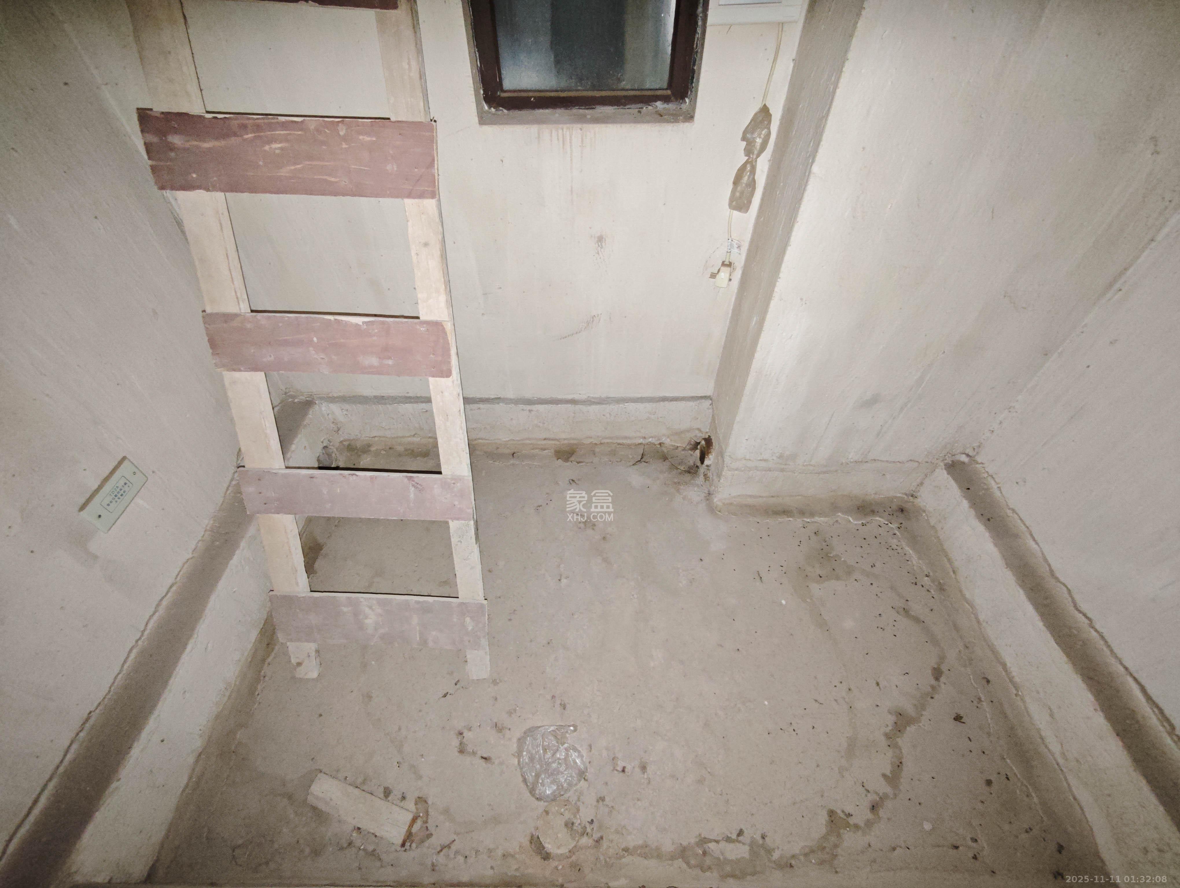 保利城（中航城国际社区、郡原美村）  4室2厅2卫    126.8万卫生间