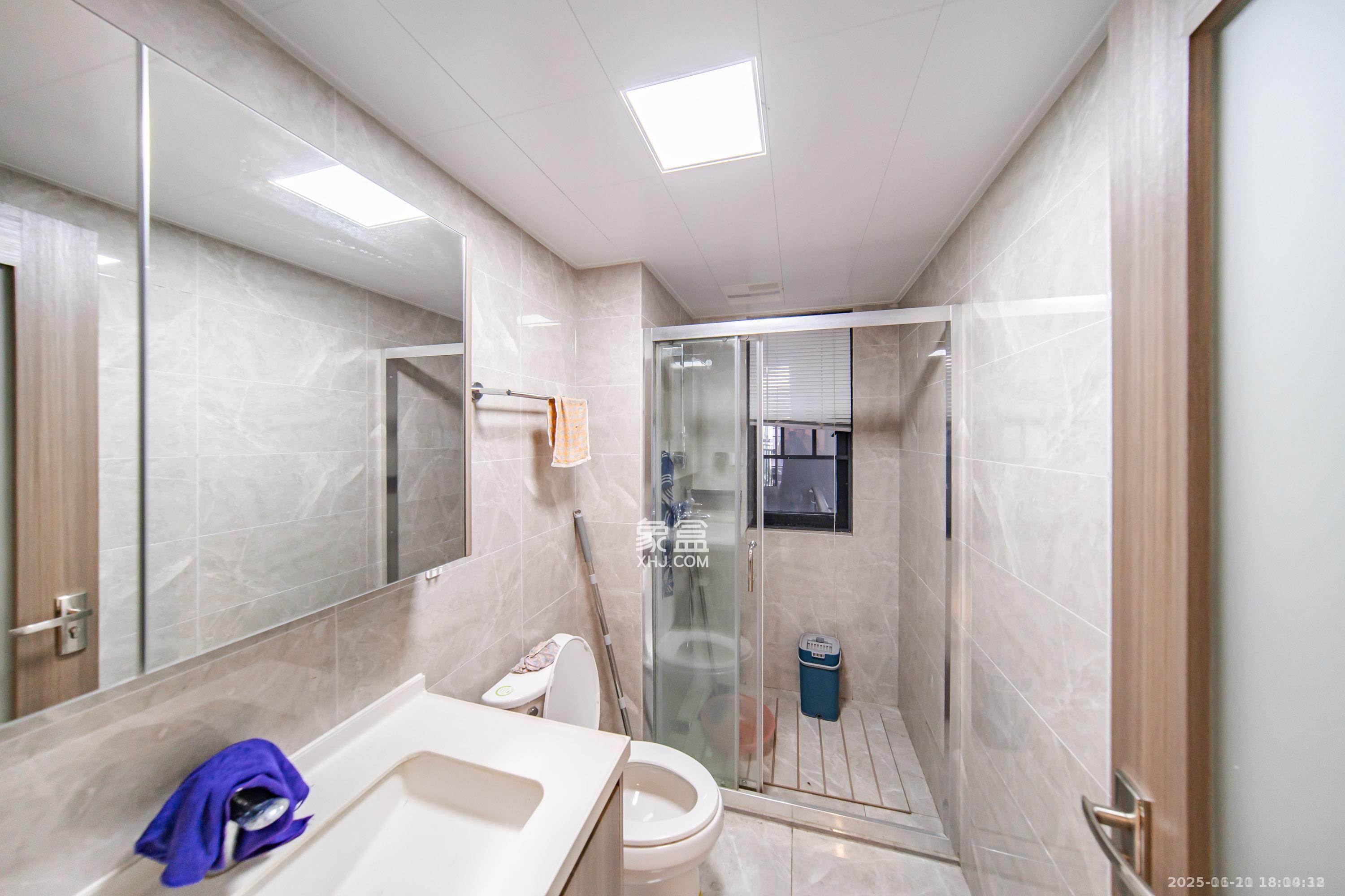 中海阅麓山一期  3室2厅2卫    3000.0元/月室内图