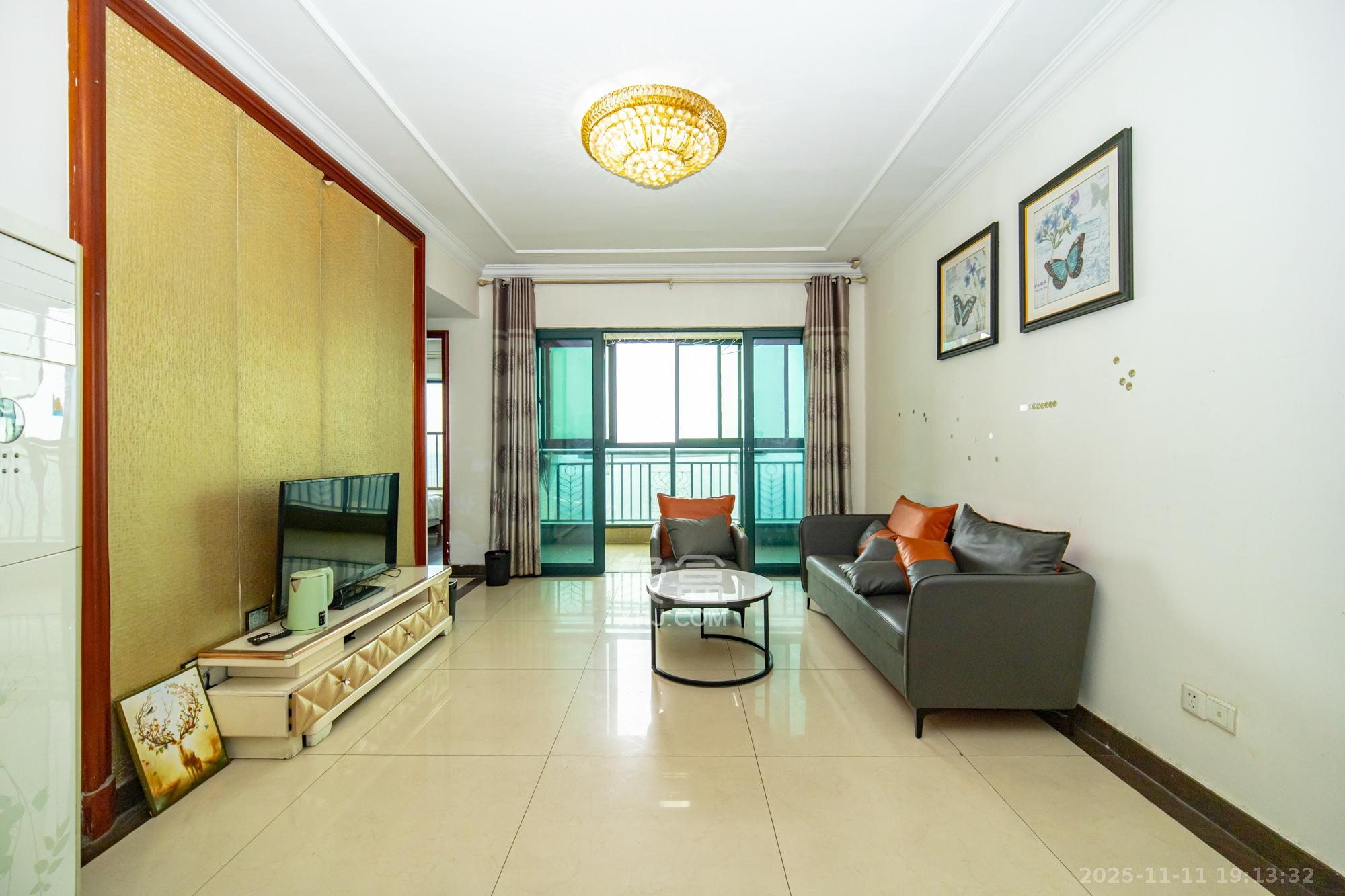 恒大雅苑 3室2厅1卫 76.8万 恒大雅苑 3室2厅1卫 76.8万客厅