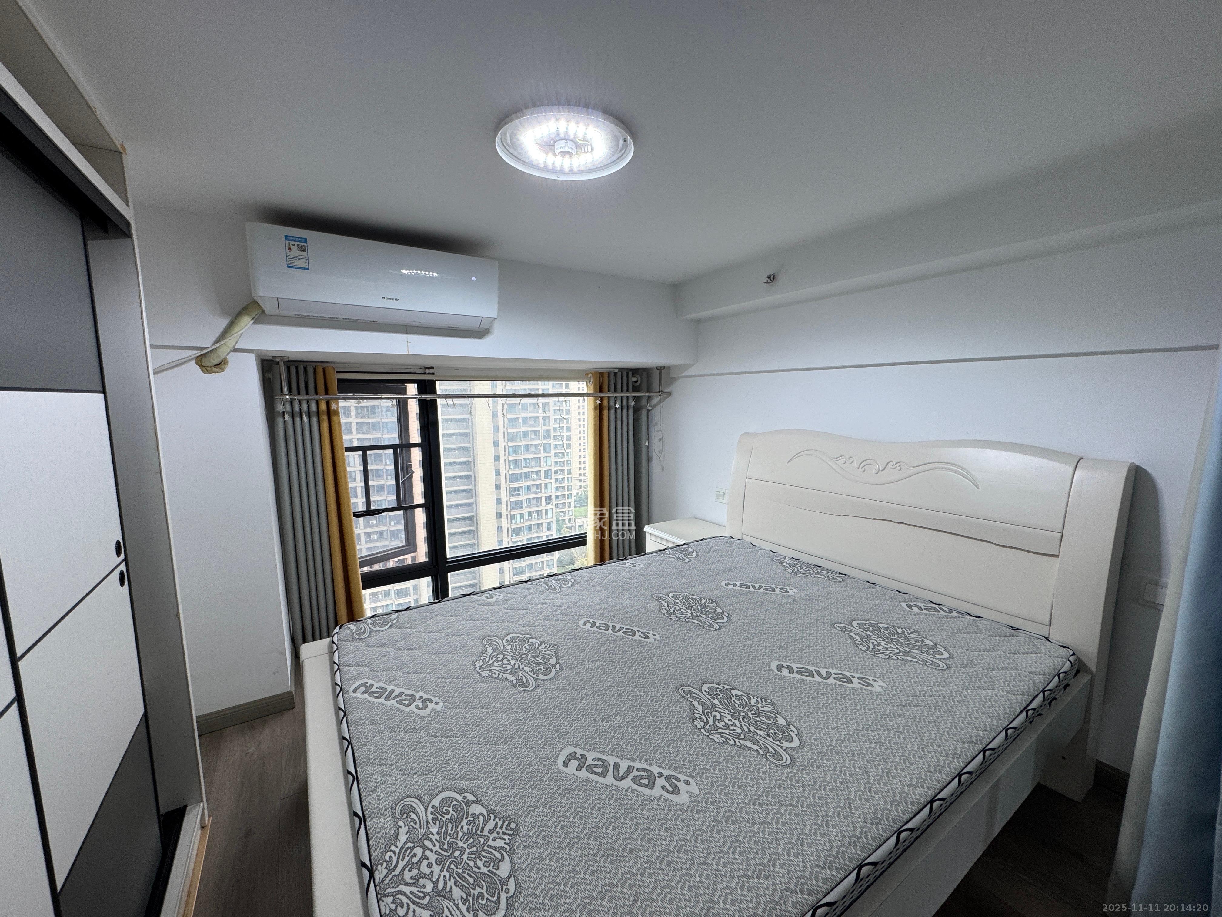 华润翡翠府  2室1厅1卫    1600.0元/月室内图