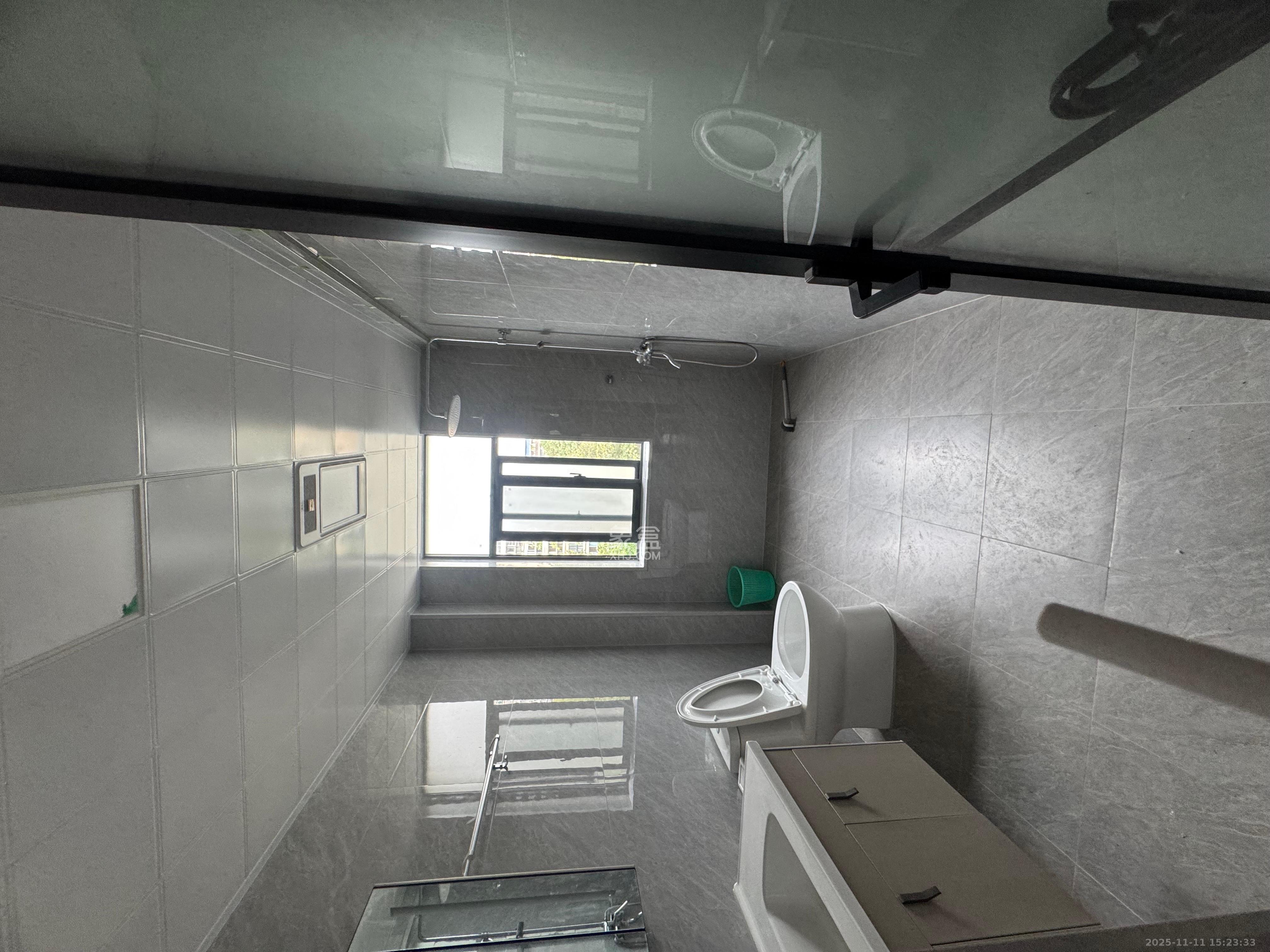 杨铭园  1室1厅1卫    2400.0元/月室内图