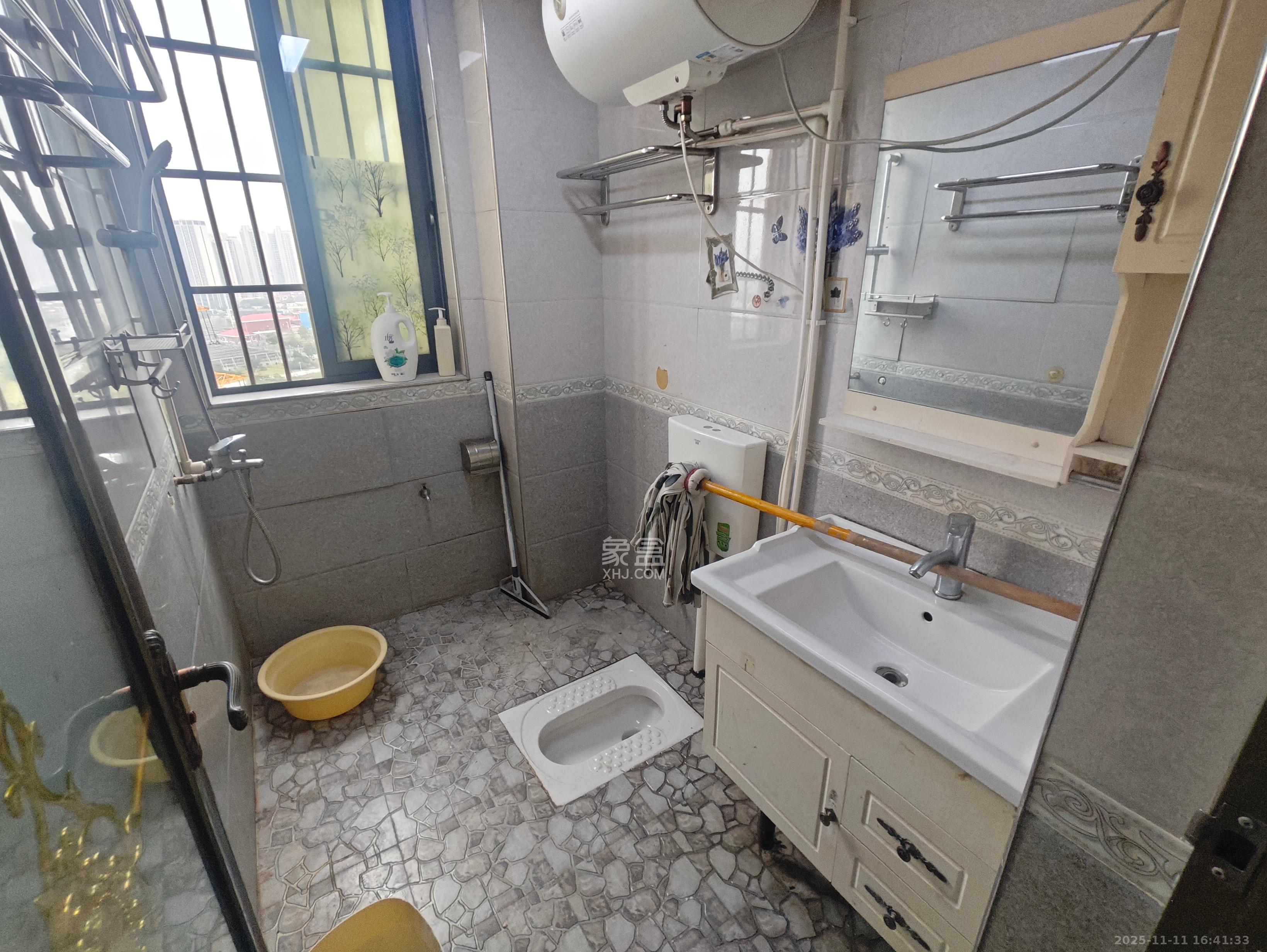 江河双水湾 3室2厅1卫 2400.0元/月 江河双水湾 3室2厅1卫 2400.0元/月室内图