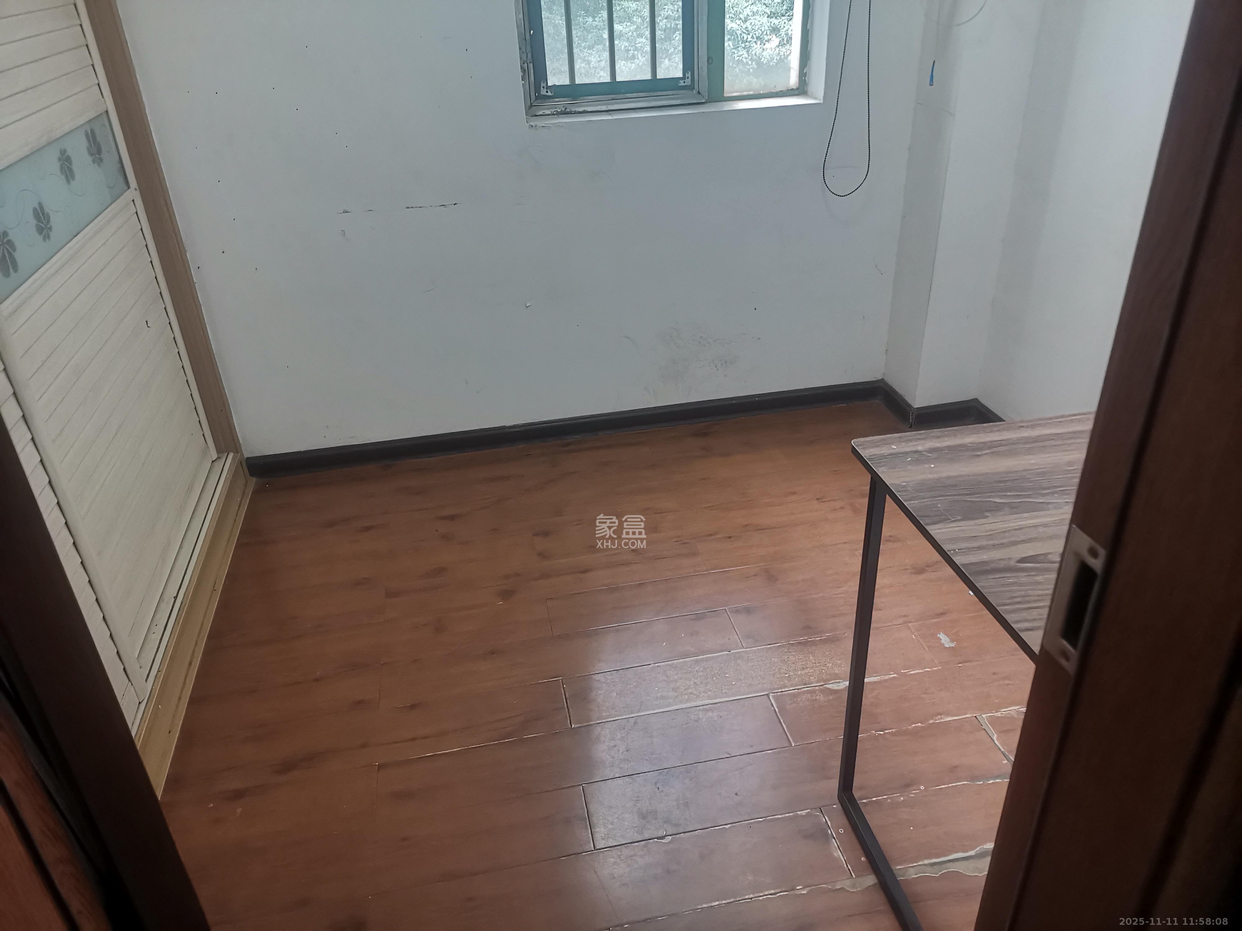 芙蓉苑  1室2厅2卫    2000.0元/月室内图