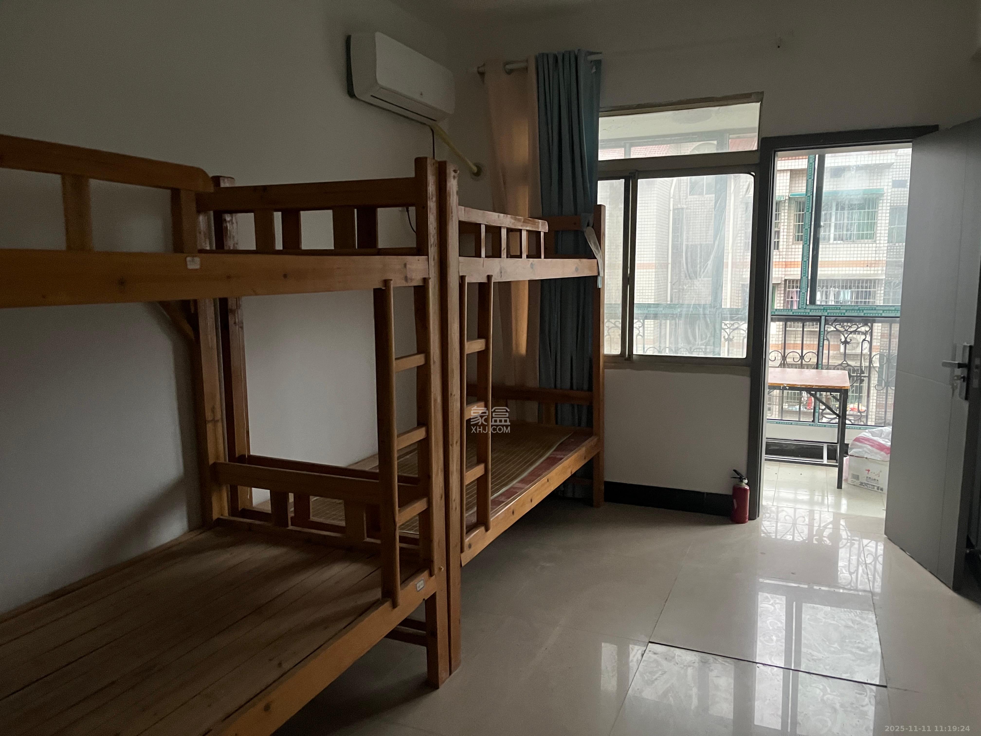 友谊社区(安置区、别墅区) 3室2厅1卫 1680.0元/月 友谊社区(安置区、别墅区) 3室2厅1卫 1680.0元/月室内图