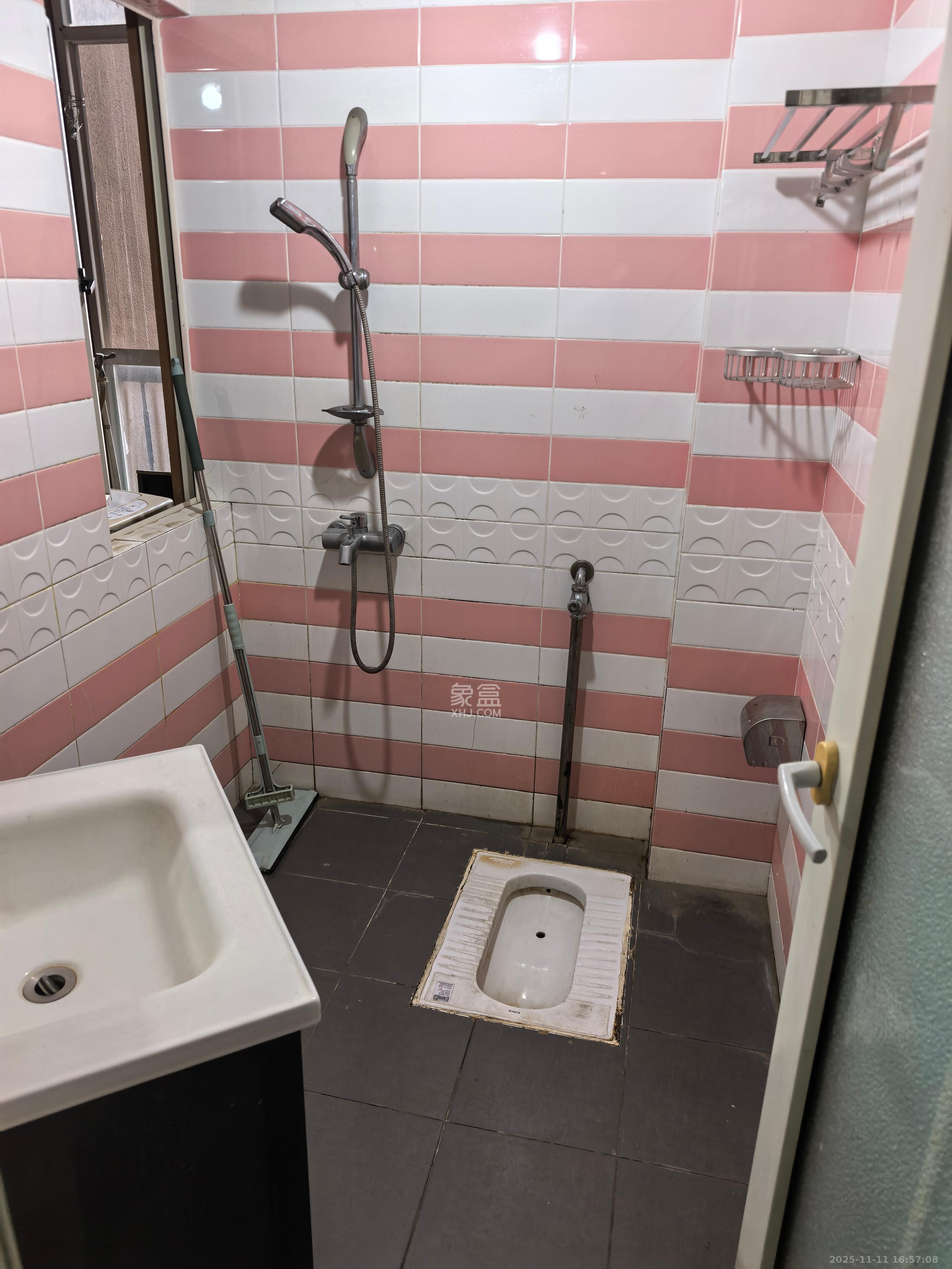 白沙晶城 1室1厅1卫 1800.0元/月 白沙晶城 1室1厅1卫 1800.0元/月室内图