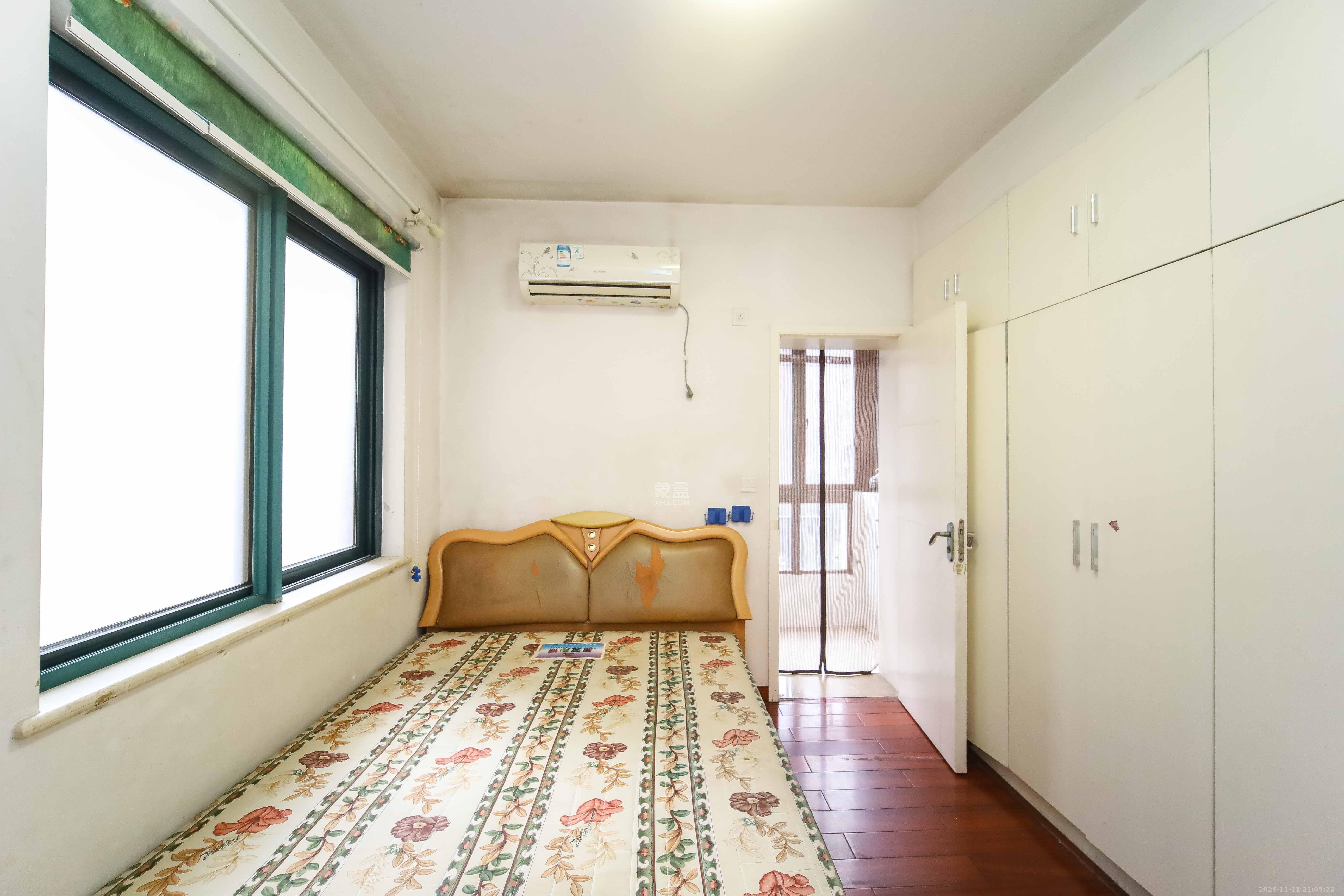 东玺门  3室2厅1卫    98.0万卧室