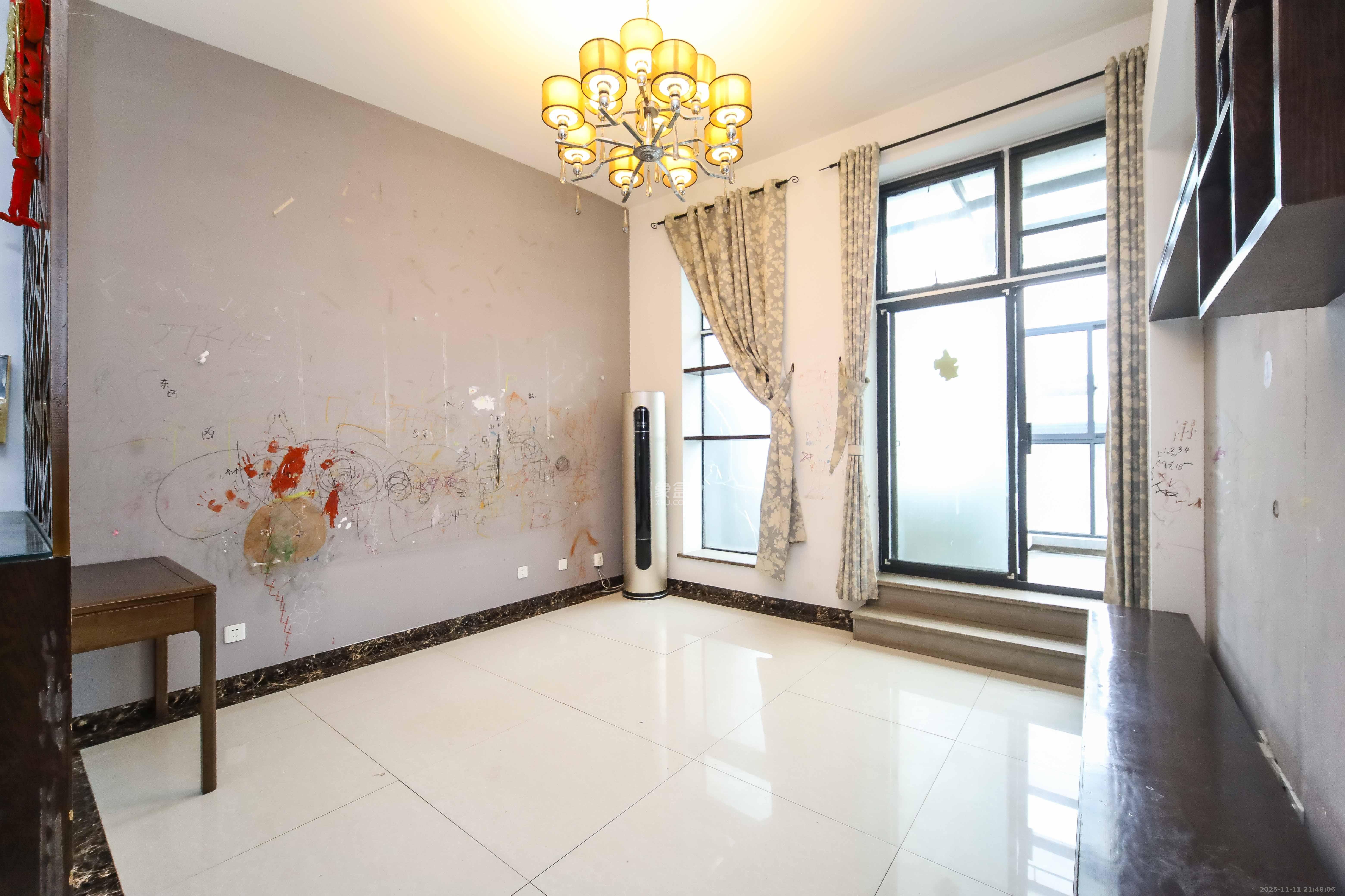 西街花园  2室2厅1卫    97.0万客厅