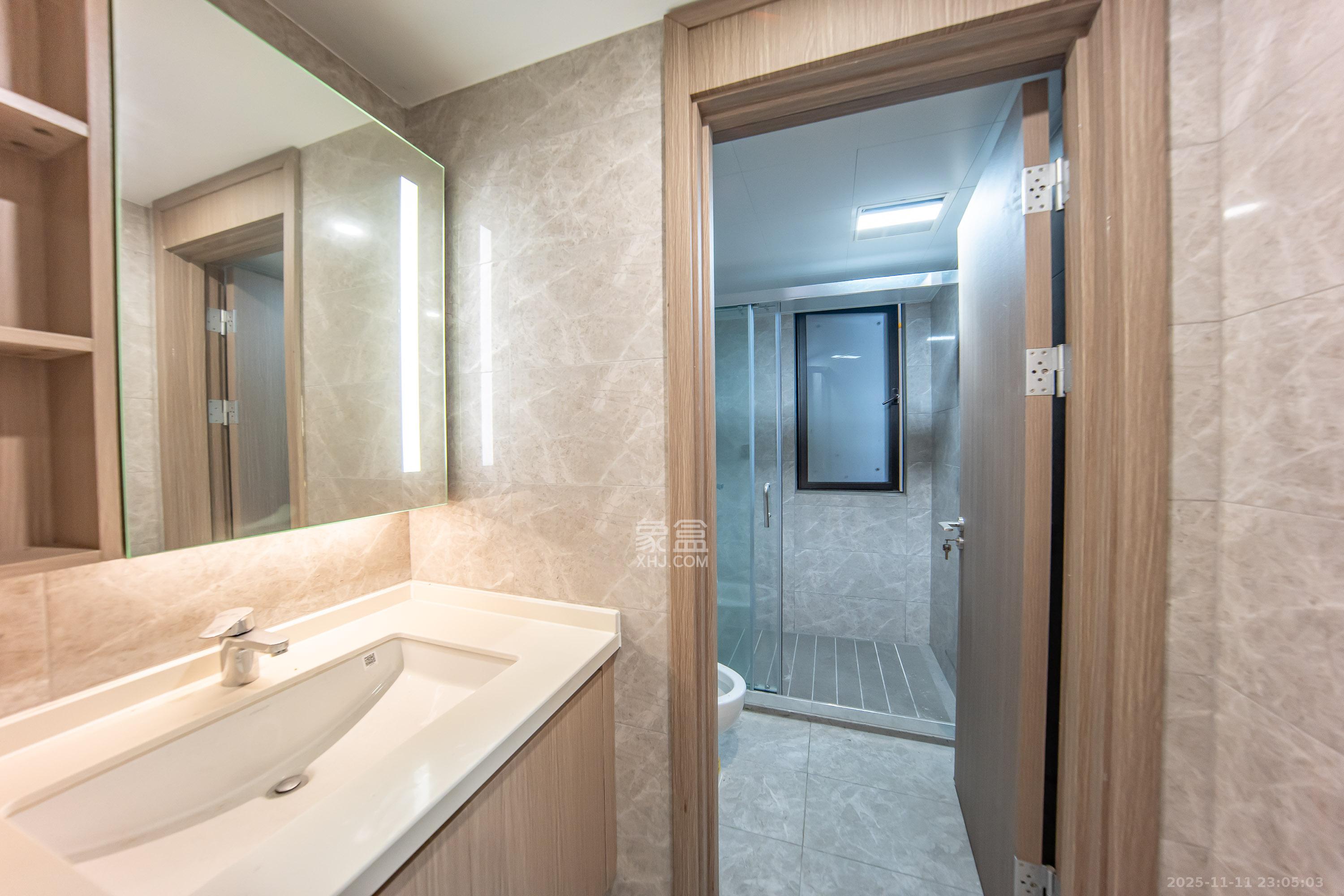 旭辉国宸府 3室2厅2卫 112.0万 旭辉国宸府 3室2厅2卫 112.0万卫生间