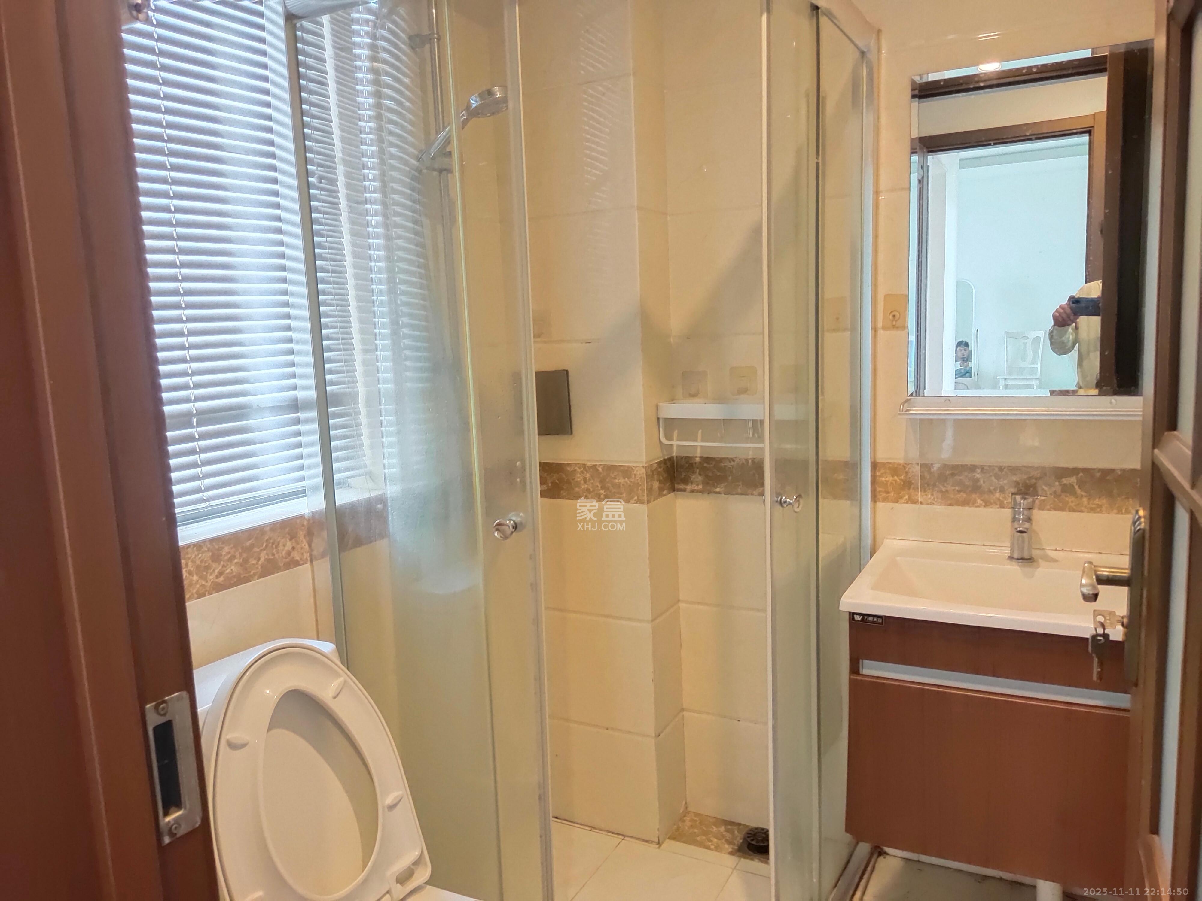 旺德府恺悦国际  3室2厅2卫    2400.0元/月室内图