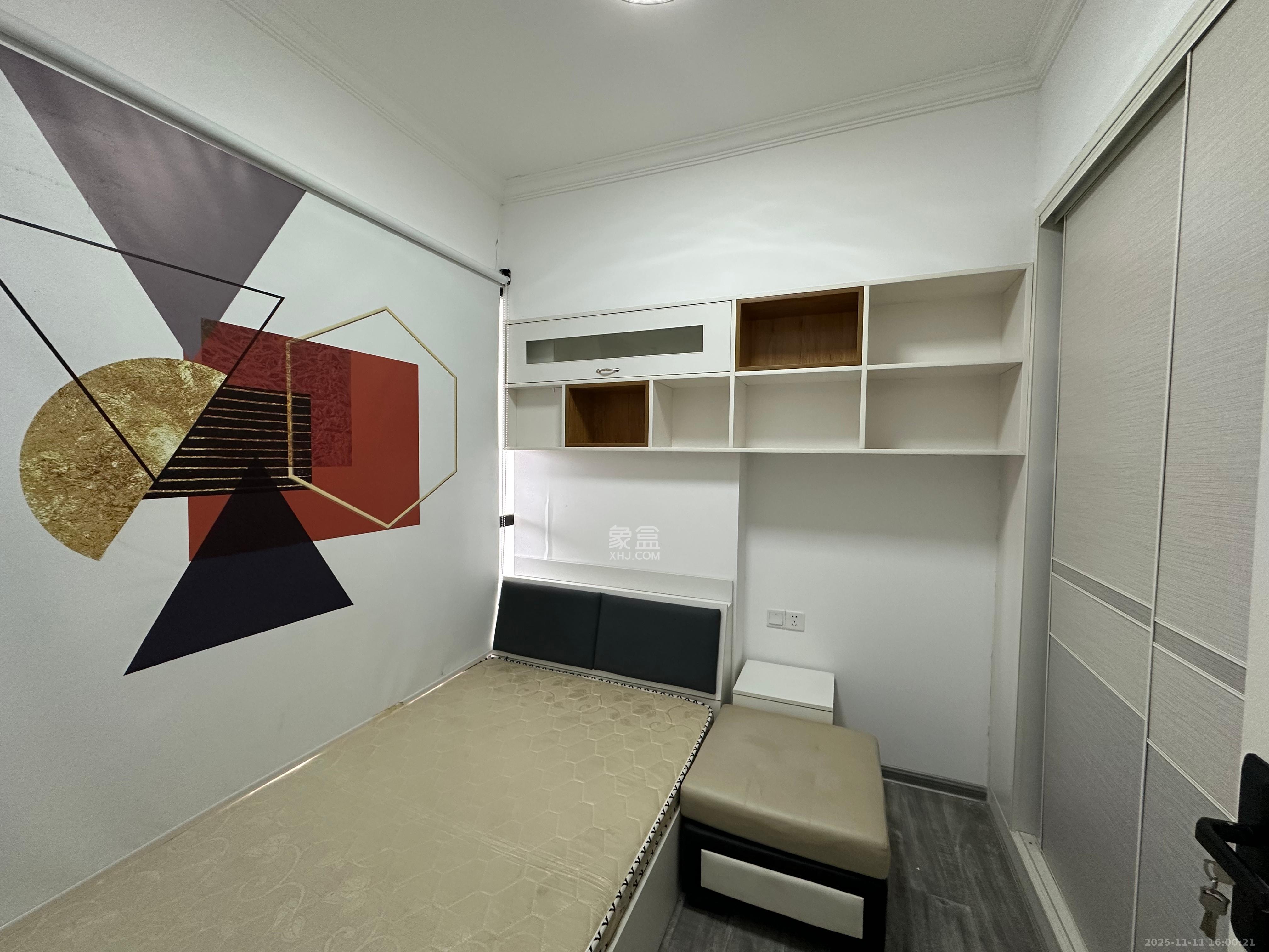 绿地海外滩一期  3室1厅1卫    1600.0元/月室内图