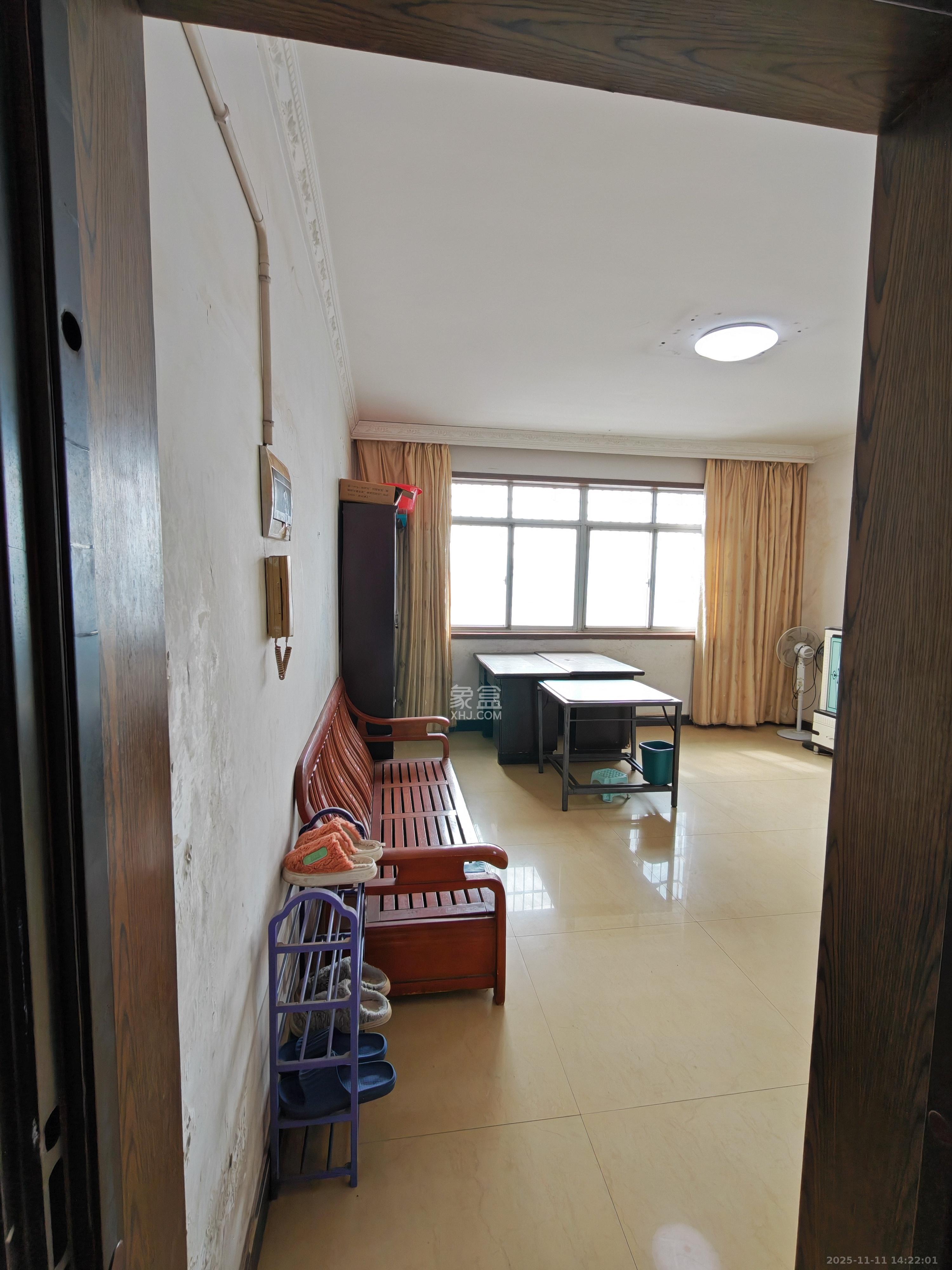 红星商务楼（红星蔬菜批发大市场）  2室1厅1卫    1200.0元/月