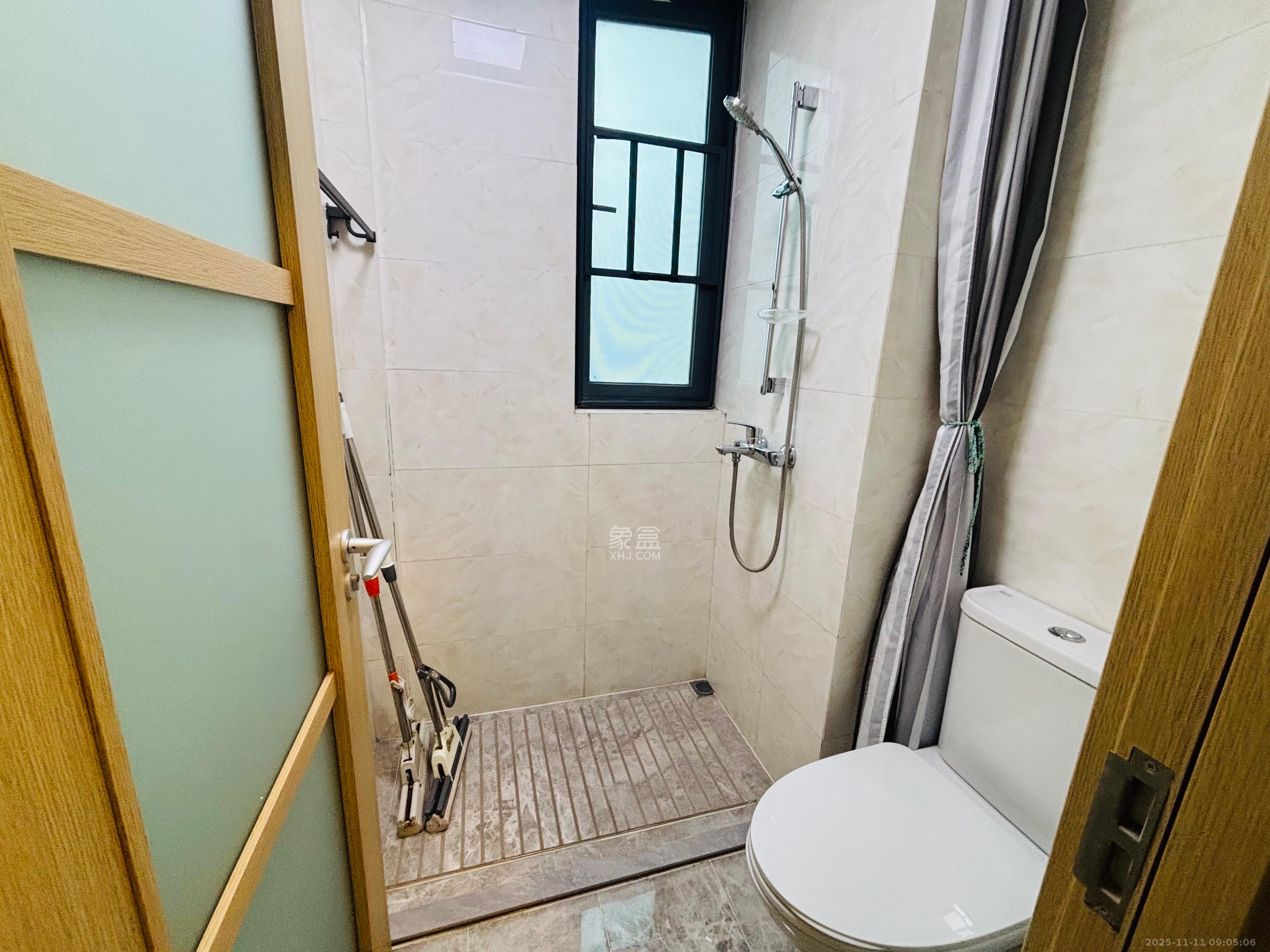 卓越浅水湾  1室0厅0卫    2200.0元/月室内图