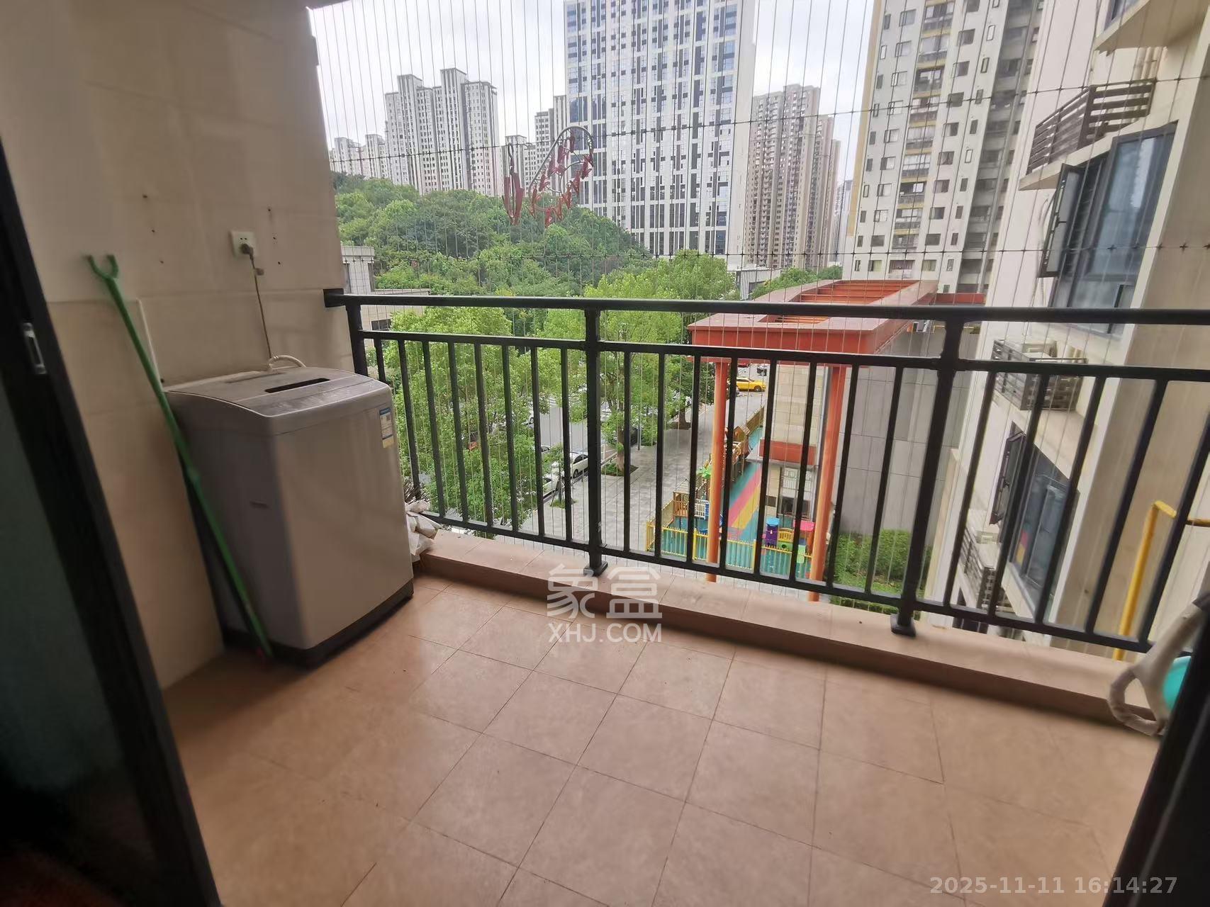 好莱城（弘德西街）  4室1厅1卫    2800.0元/月室内图