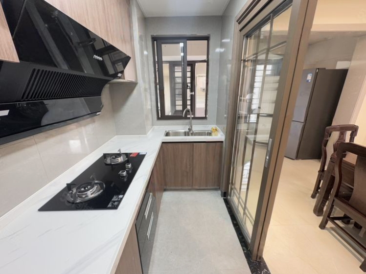 金湖壹号 3室2厅2卫 4200.0元/月 金湖壹号 3室2厅2卫 4200.0元/月室内图