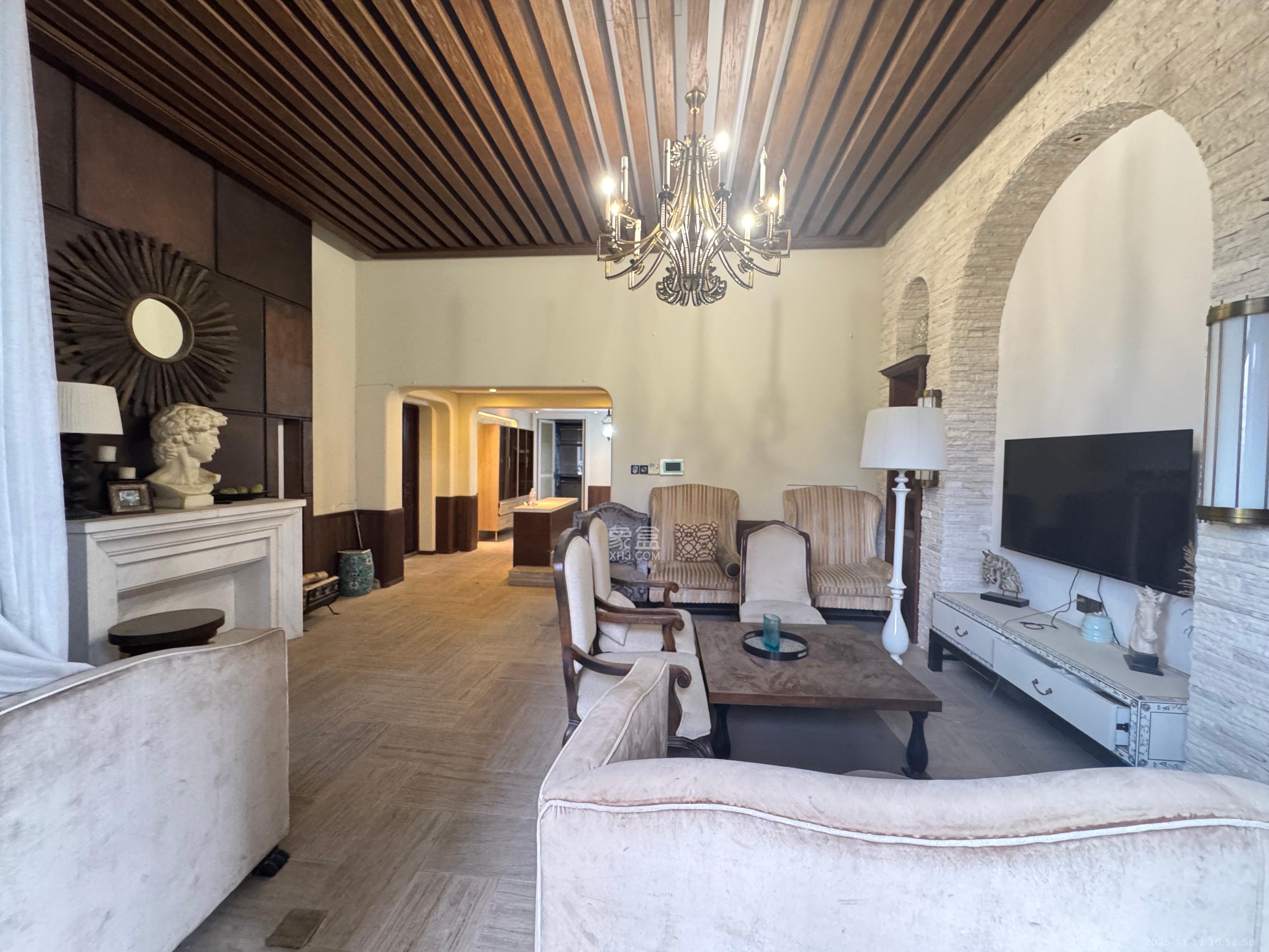 珠江郦城璞墅  6室3厅3卫    15000.0元/月室内图