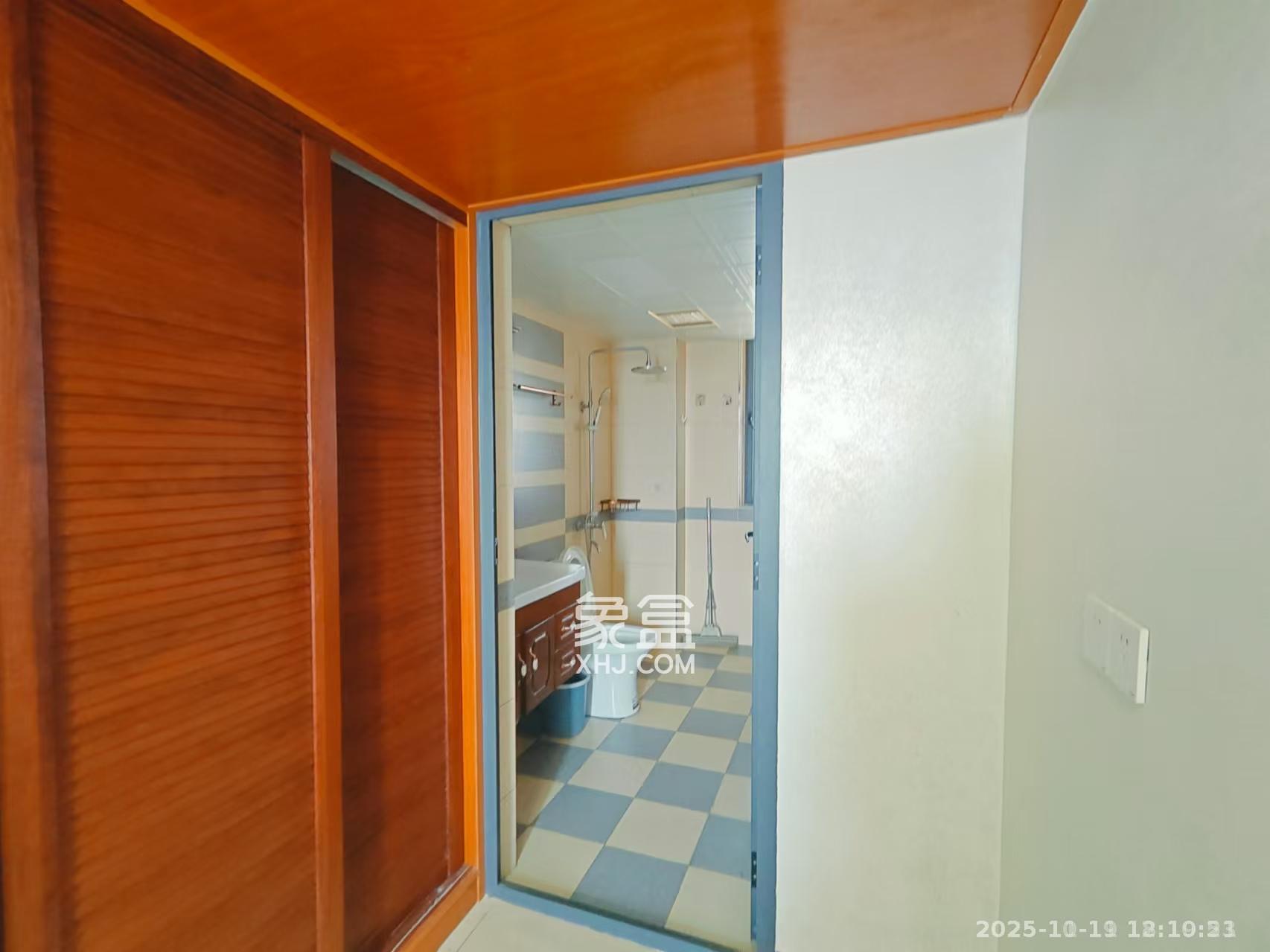 叠彩兰亭 3室2厅2卫 2600.0元/月 叠彩兰亭 3室2厅2卫 2600.0元/月室内图