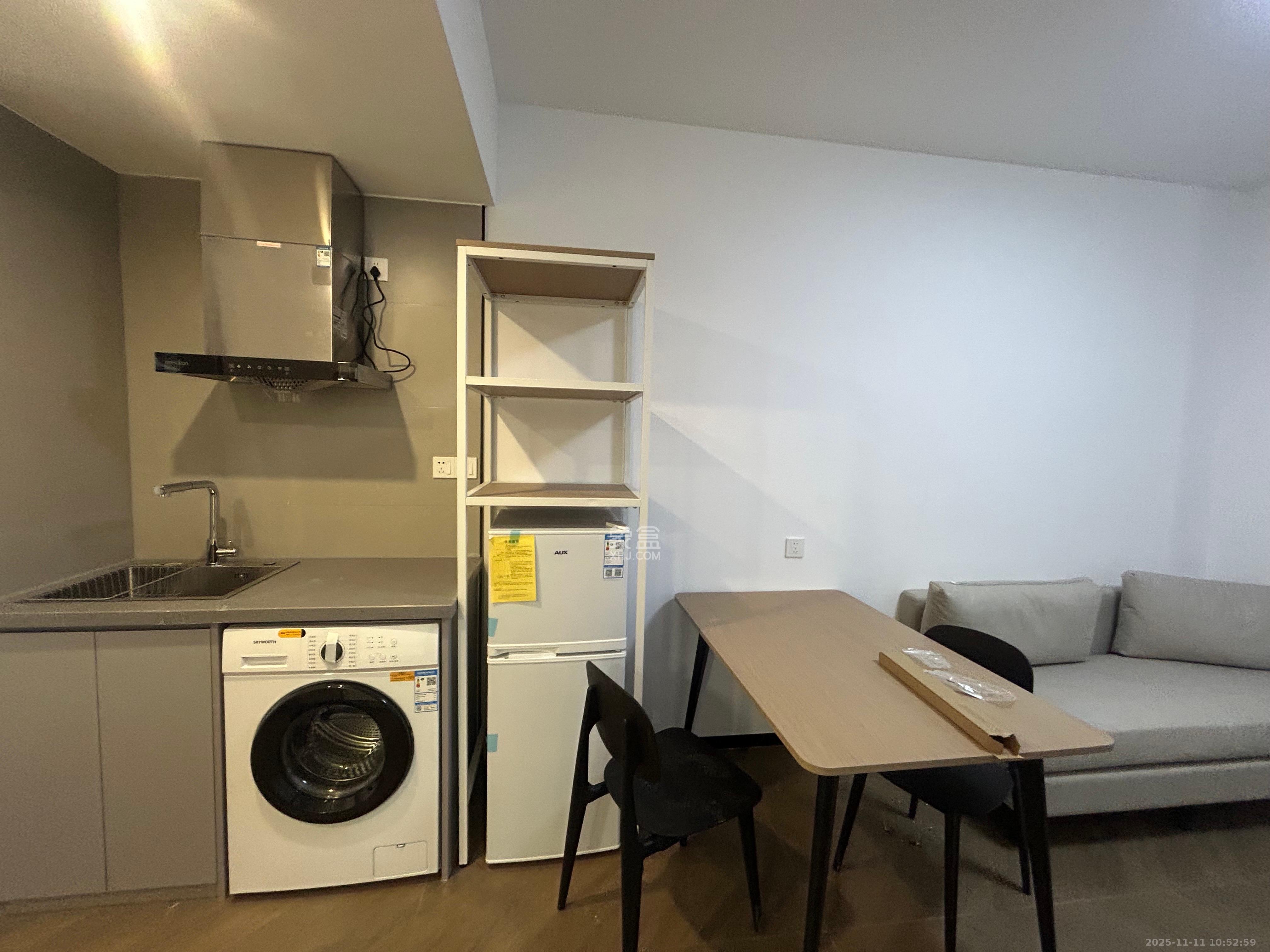 保利中环广场(保利中悦苑) 1室0厅0卫 2200.0元/月 保利中环广场(保利中悦苑) 1室0厅0卫 2200.0元/月室内图