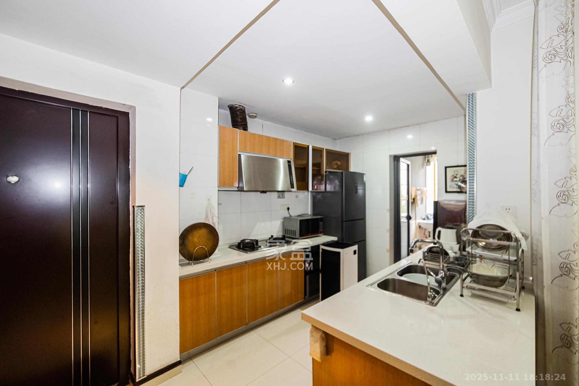 珠江花城二期扶水岸 1室2厅1卫 70.0万 珠江花城二期扶水岸 1室2厅1卫 70.0万厨房