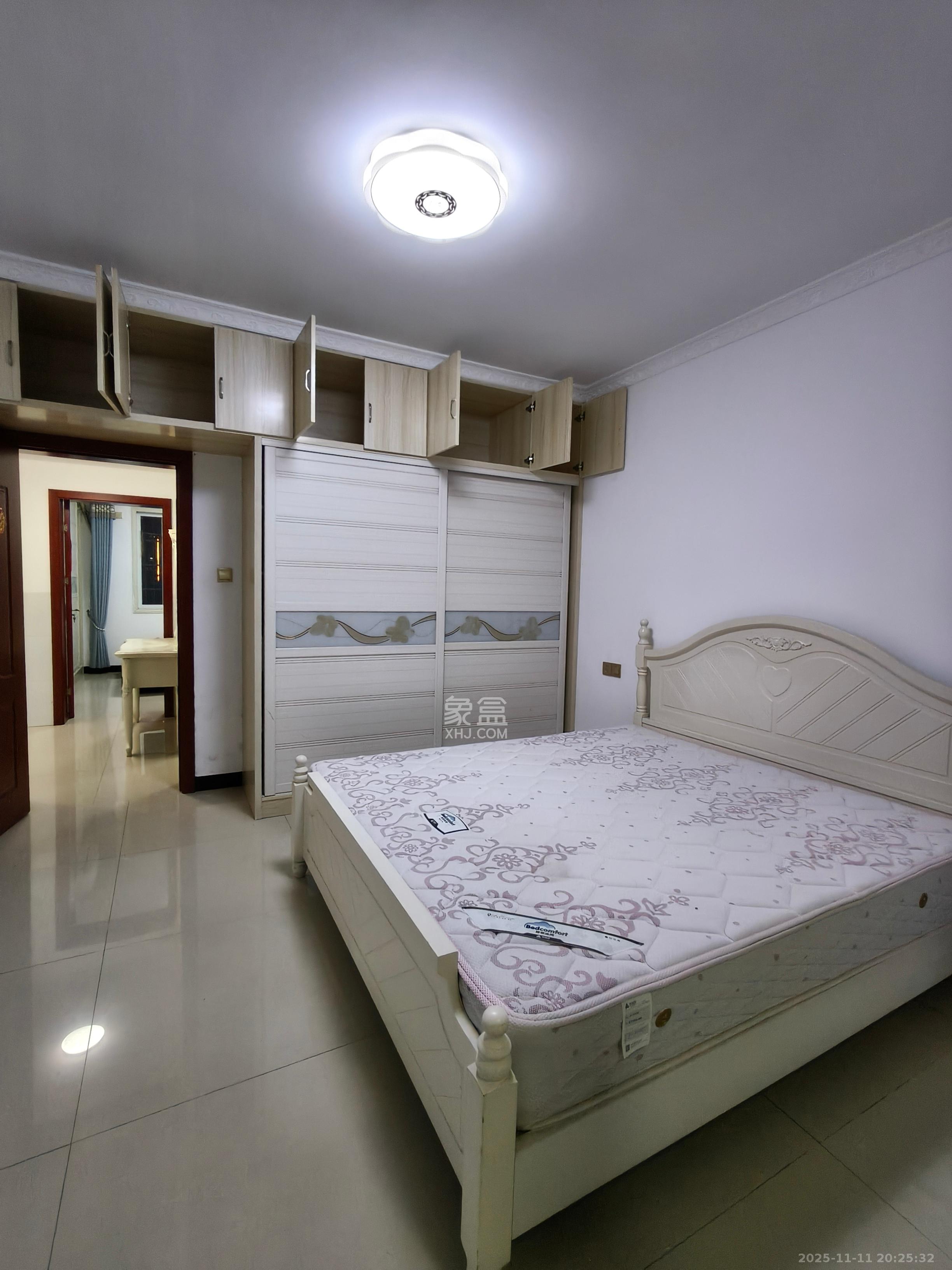 星城新宇黎锦苑  3室2厅2卫    1900.0元/月室内图