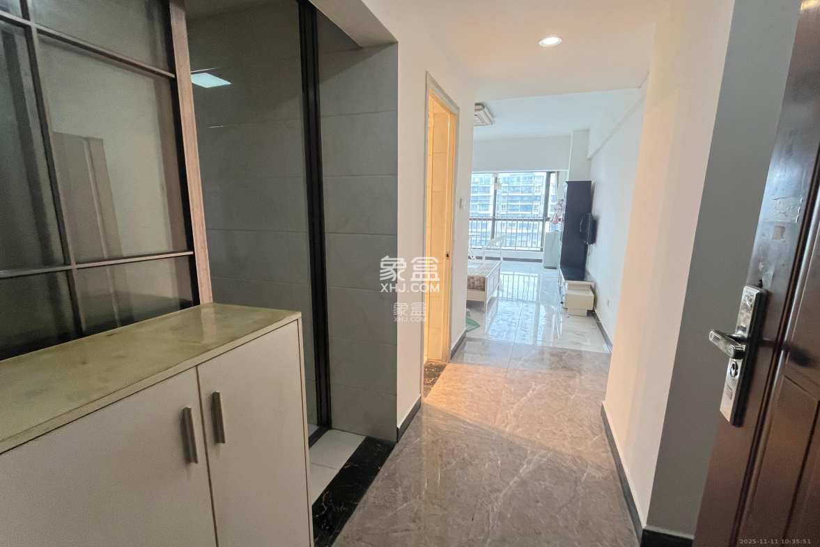 锦泰东环国际 1室1厅1卫 1600.0元/月 锦泰东环国际 1室1厅1卫 1600.0元/月室内图