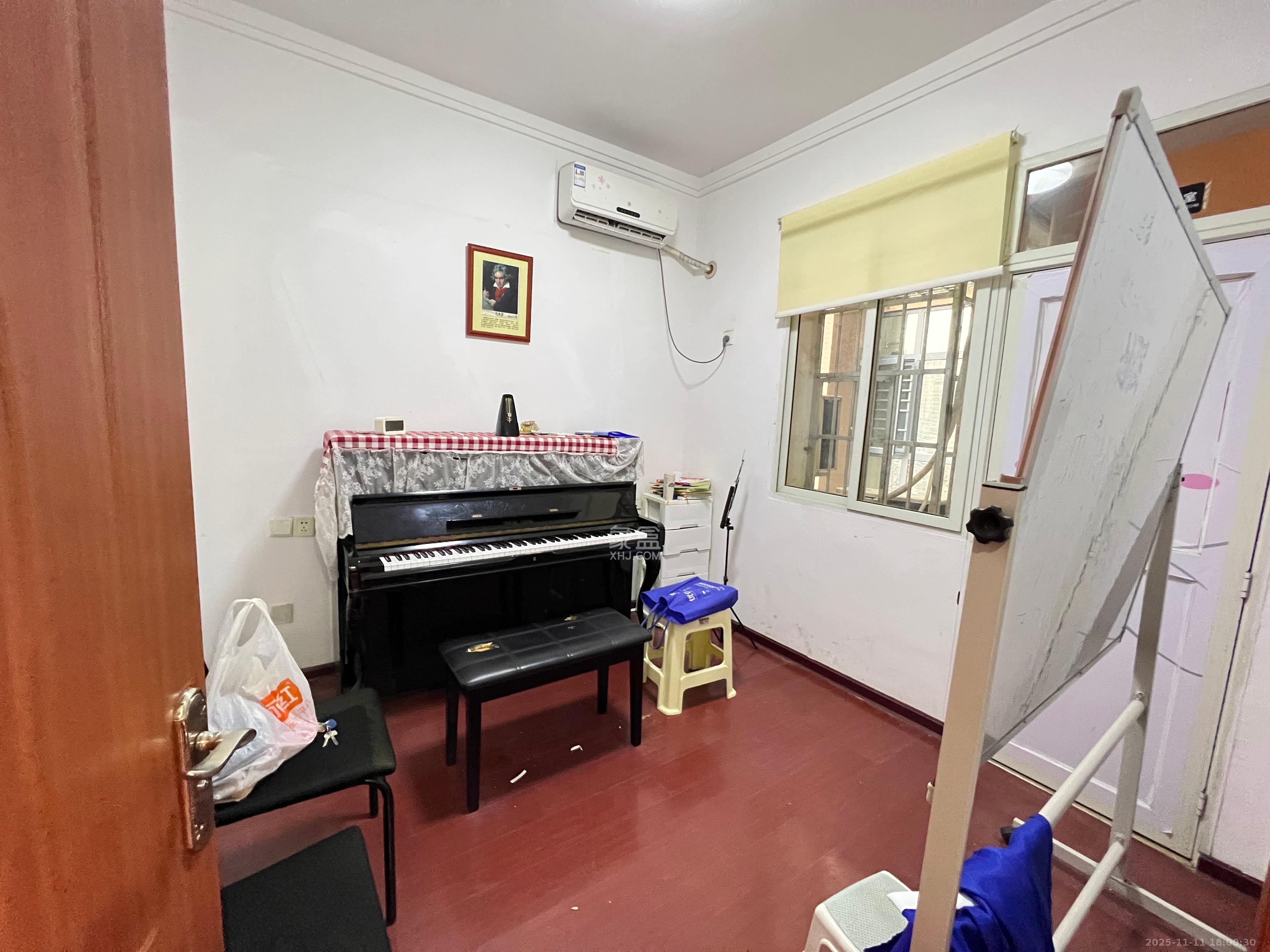 上河国际C区 1室2厅1卫 2800.0元/月 上河国际C区 1室2厅1卫 2800.0元/月室内图