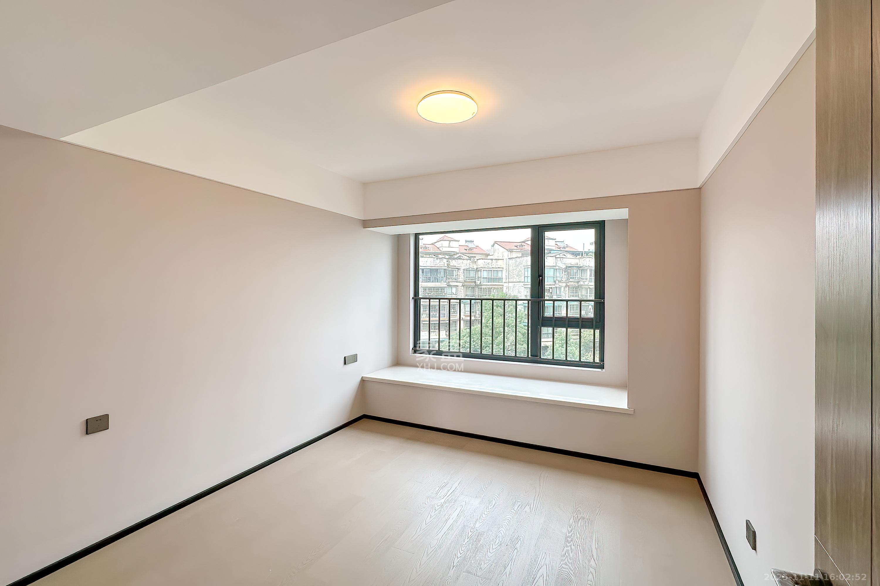 万科半岛国际 3室2厅2卫 180.0万 万科半岛国际 3室2厅2卫 180.0万卧室