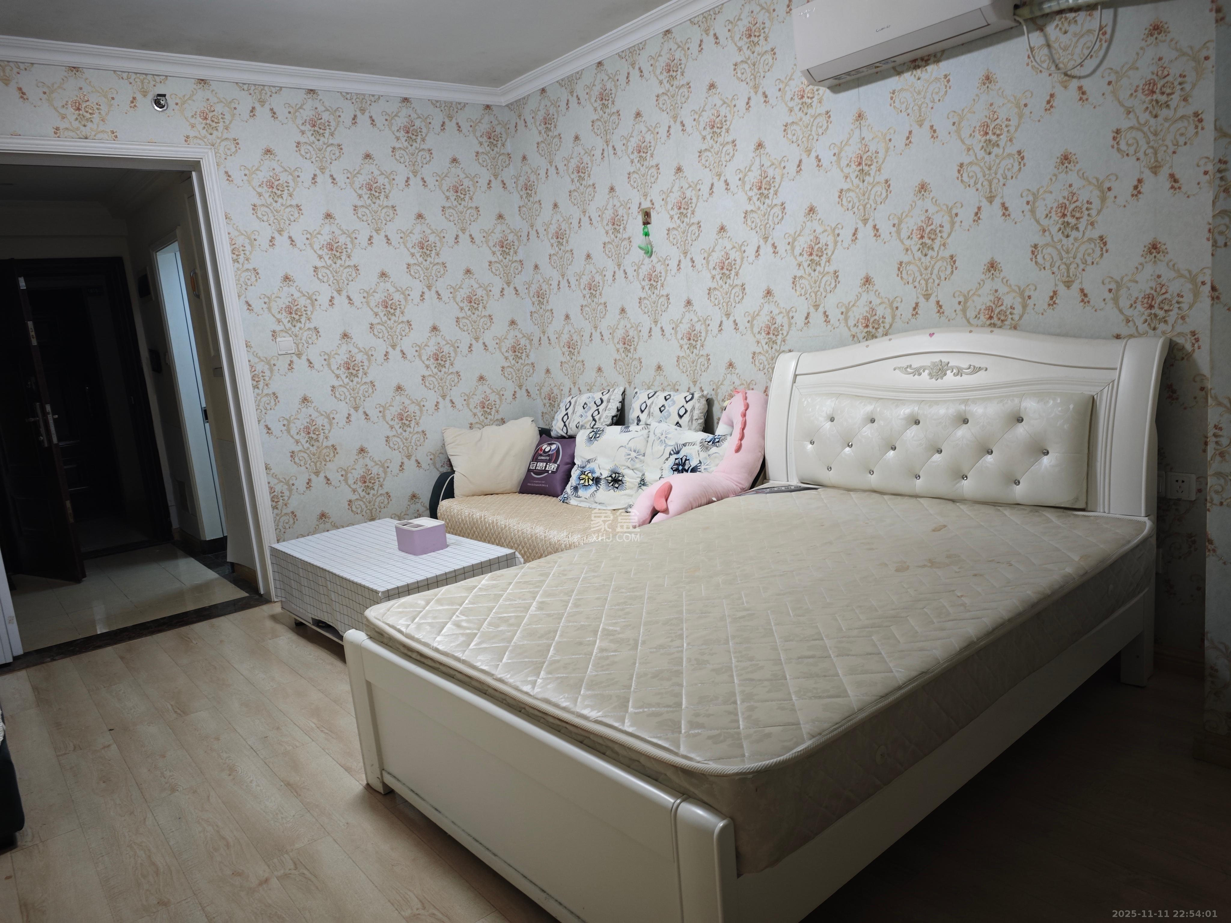 五江天街北区  1室1厅1卫    1300.0元/月室内图