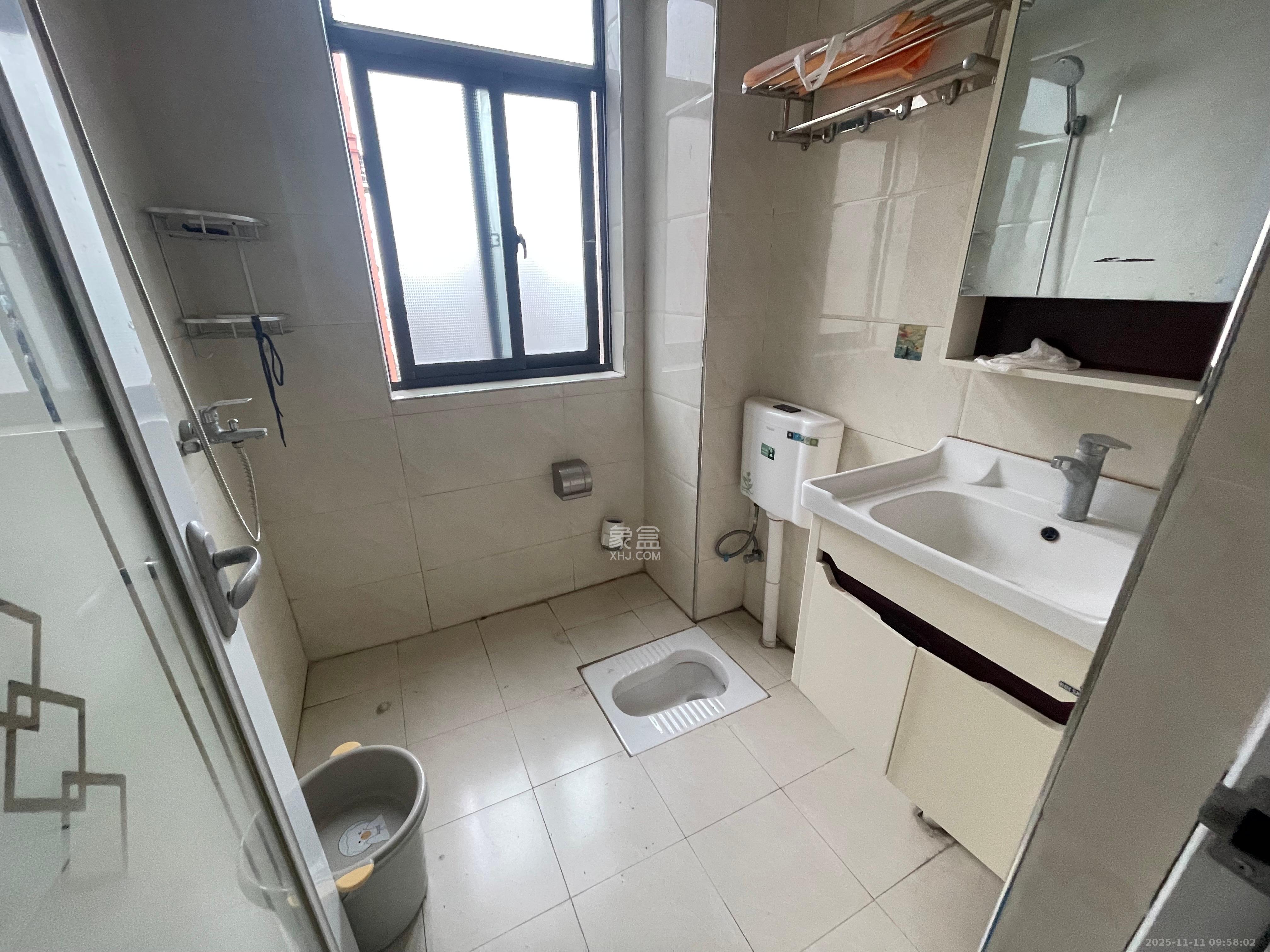 华侨假日中心(晟华苑) 2室2厅1卫 2000.0元/月 华侨假日中心(晟华苑) 2室2厅1卫 2000.0元/月室内图