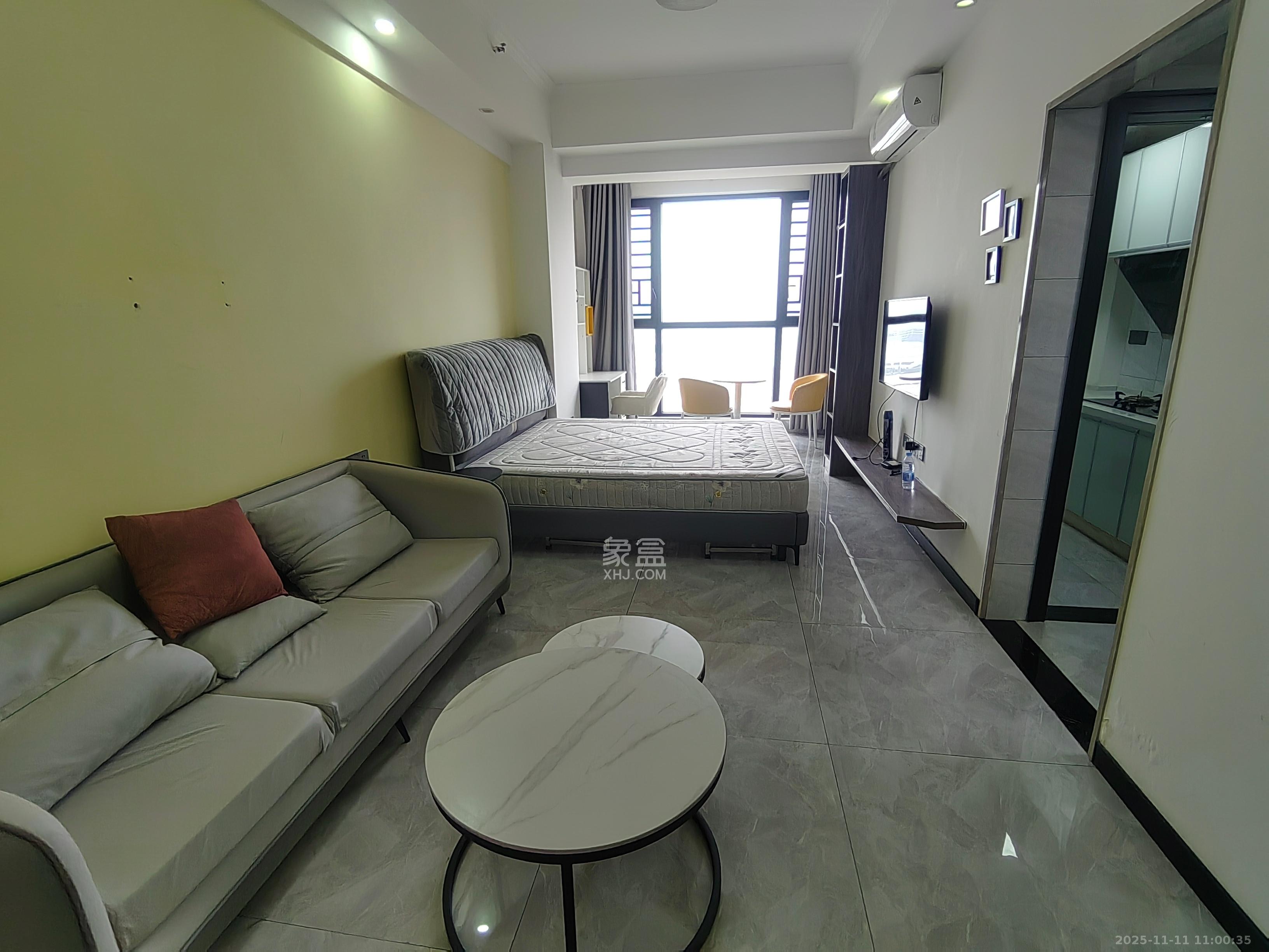 辉宏橄榄城  1室1厅1卫    1400.0元/月室内图