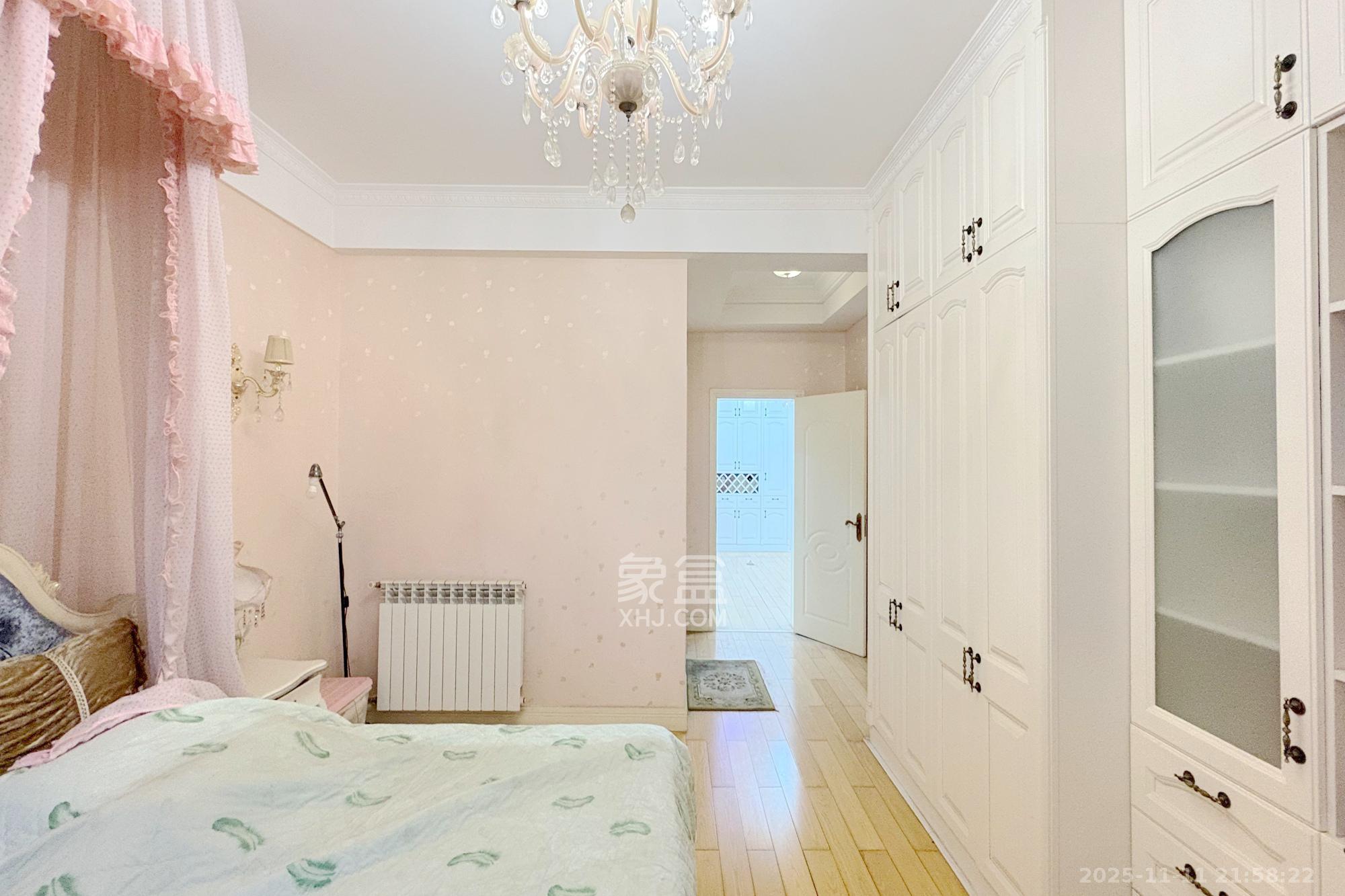 京电花园  5室2厅2卫    240.0万其他