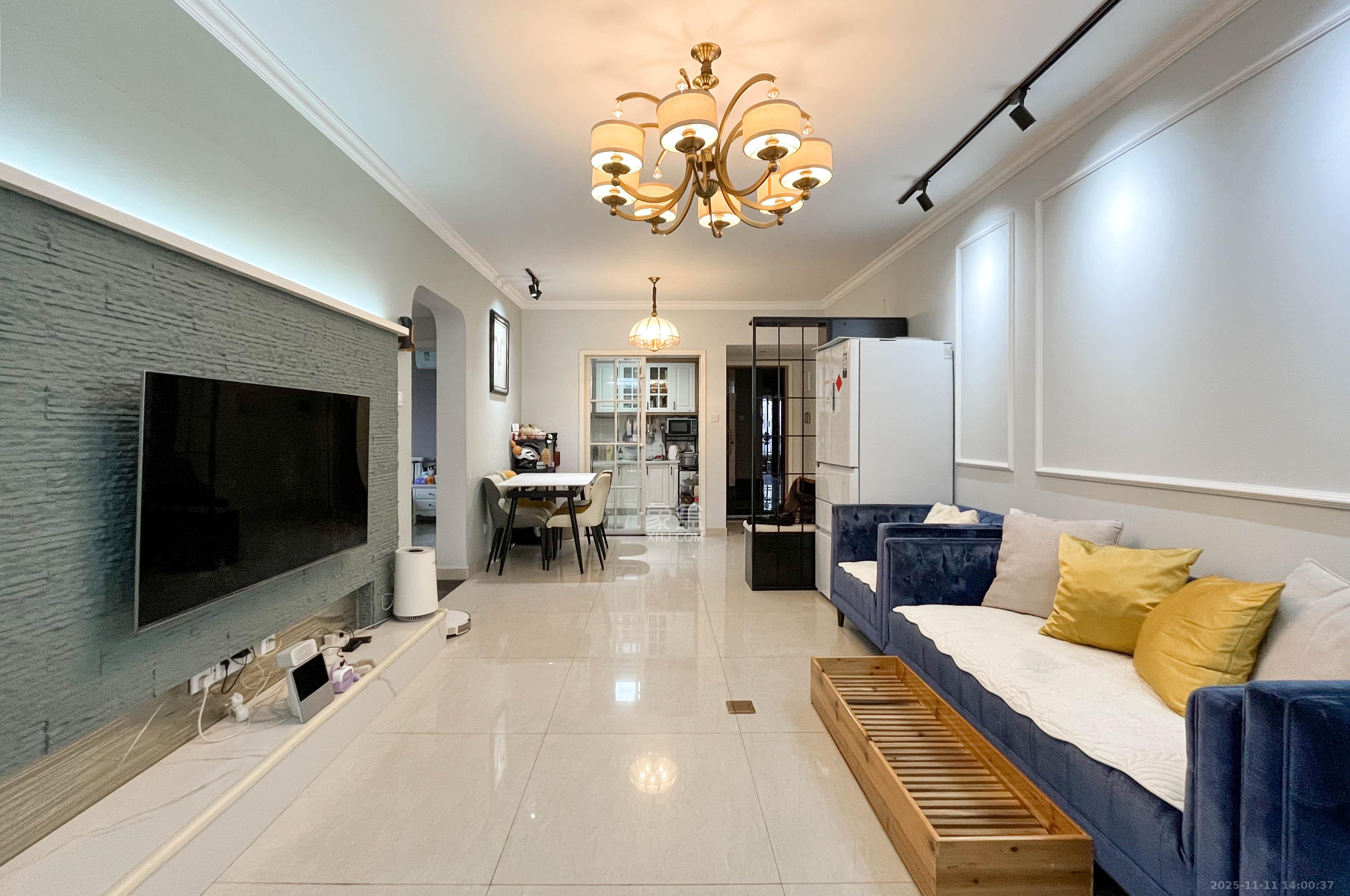 达美D6区 3室2厅2卫 92.8万 达美D6区 3室2厅2卫 92.8万客厅