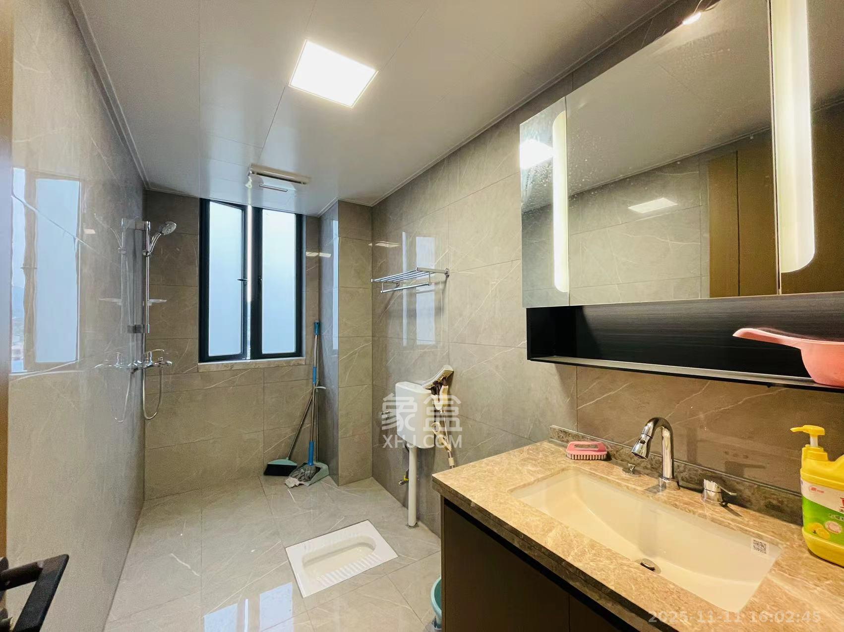 长房云西府一期 4室2厅2卫 3300.0元/月 长房云西府一期 4室2厅2卫 3300.0元/月室内图