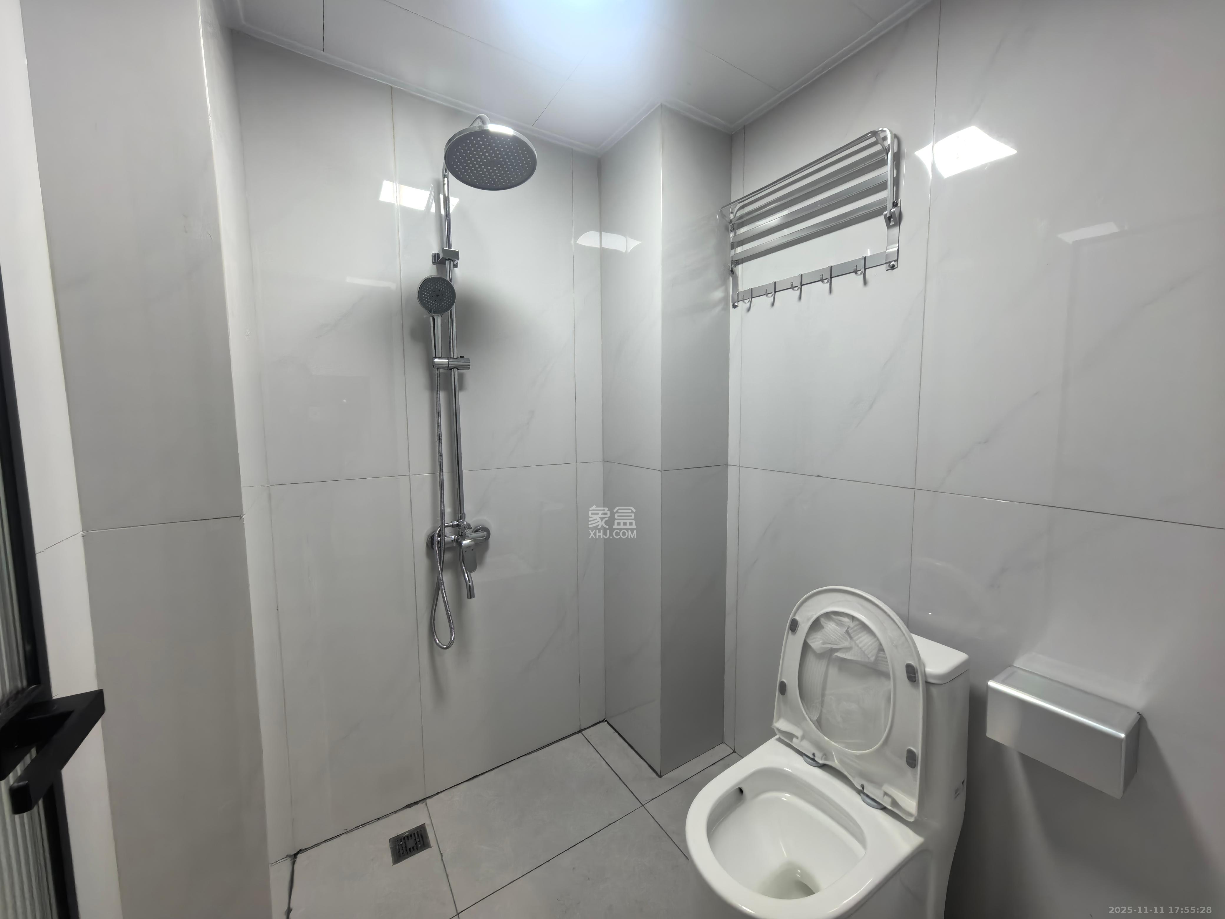 裕天国际商汇中心 1室1厅1卫 1800.0元/月 裕天国际商汇中心 1室1厅1卫 1800.0元/月室内图