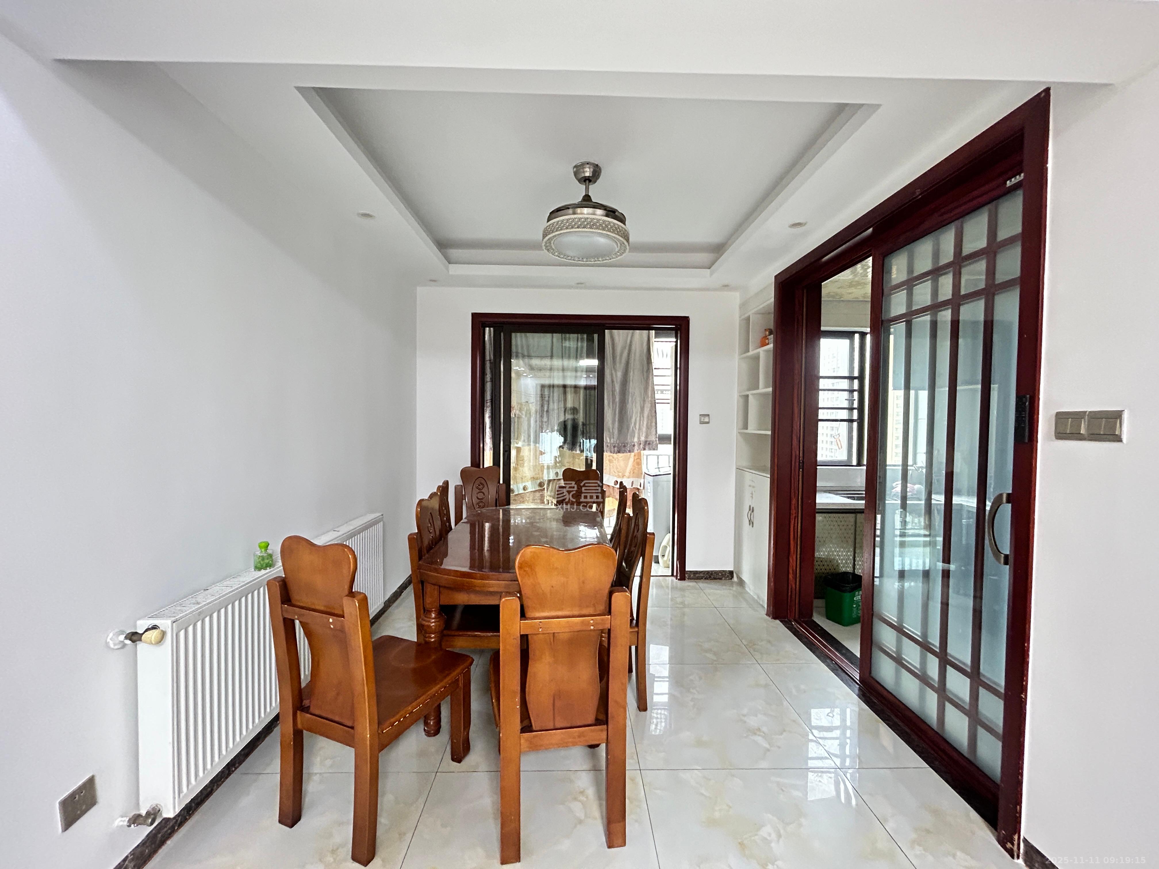 华润橡树湾 4室2厅2卫 2100.0元/月 华润橡树湾 4室2厅2卫 2100.0元/月室内图