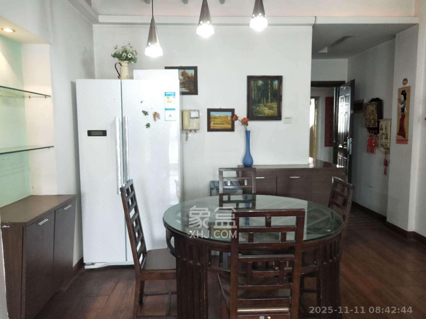 五一华府  3室2厅1卫    4000.0元/月室内图