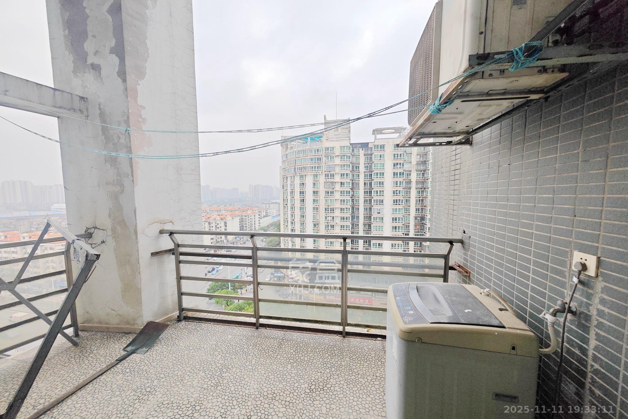 格蓝康都  1室1厅1卫    36.8万阳台