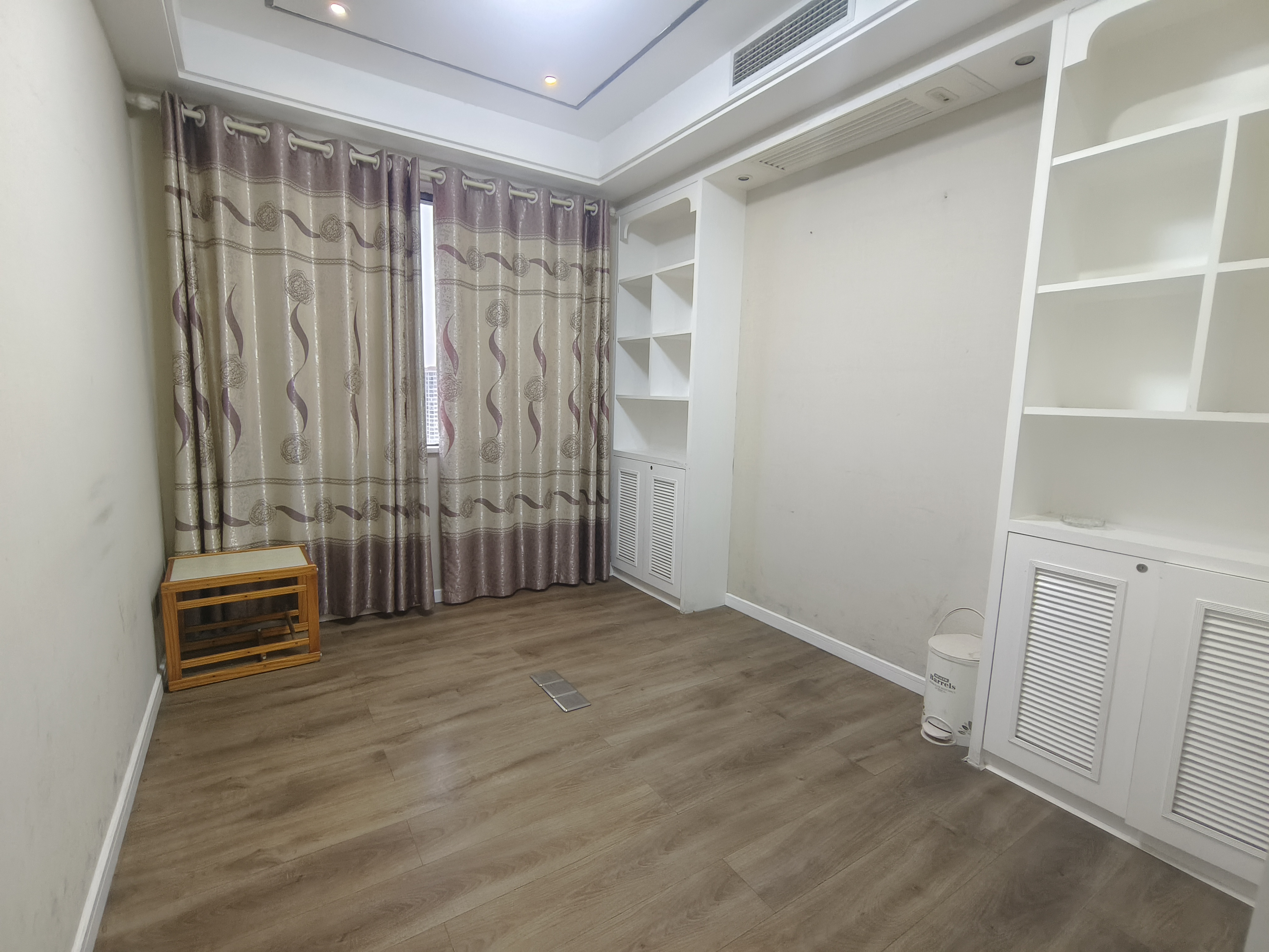 南苑上和二期 4室2厅1卫 99.0万 南苑上和二期 4室2厅1卫 99.0万客厅