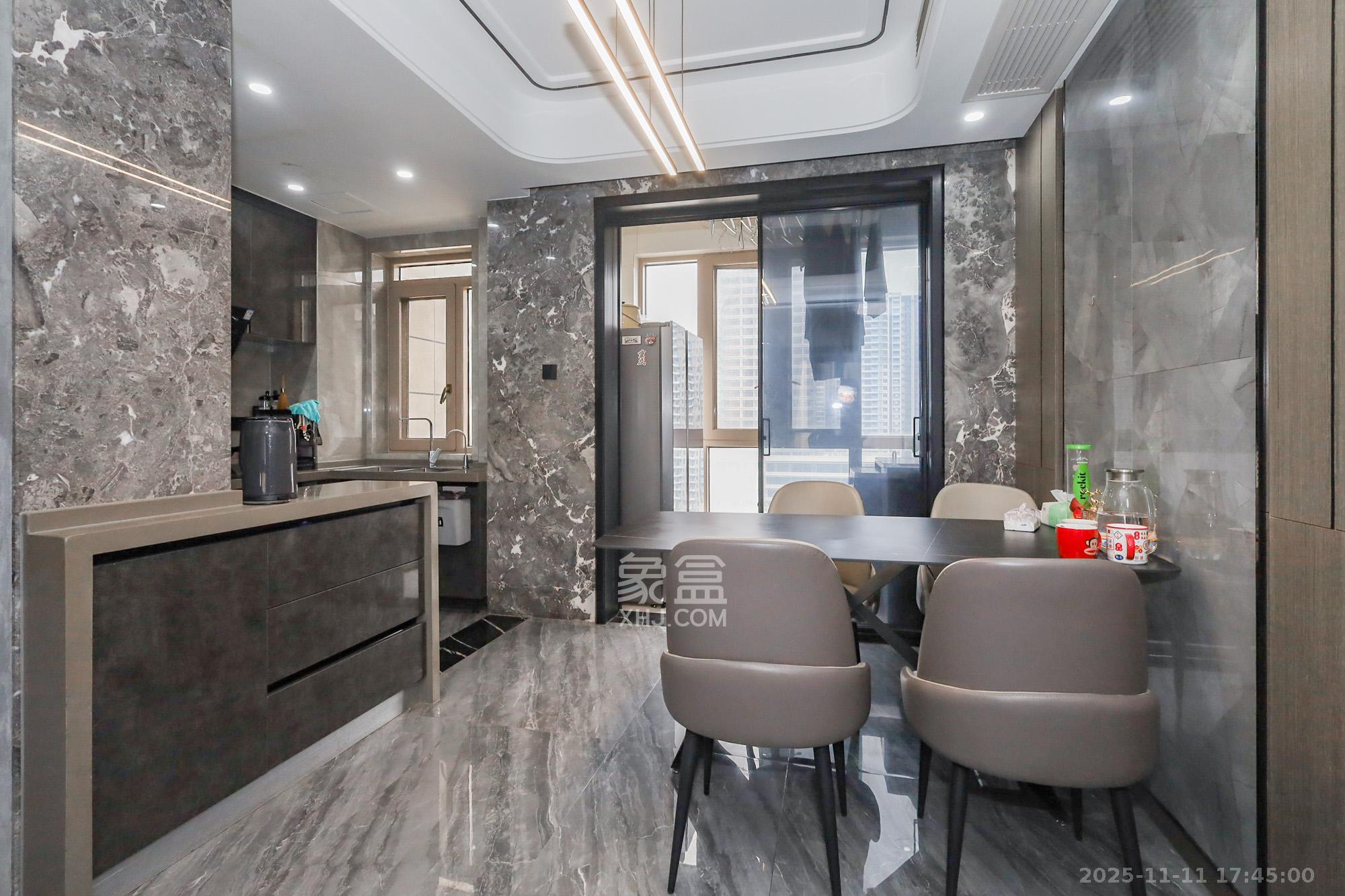 阳光丽城二期  4室2厅2卫    188.0万其他