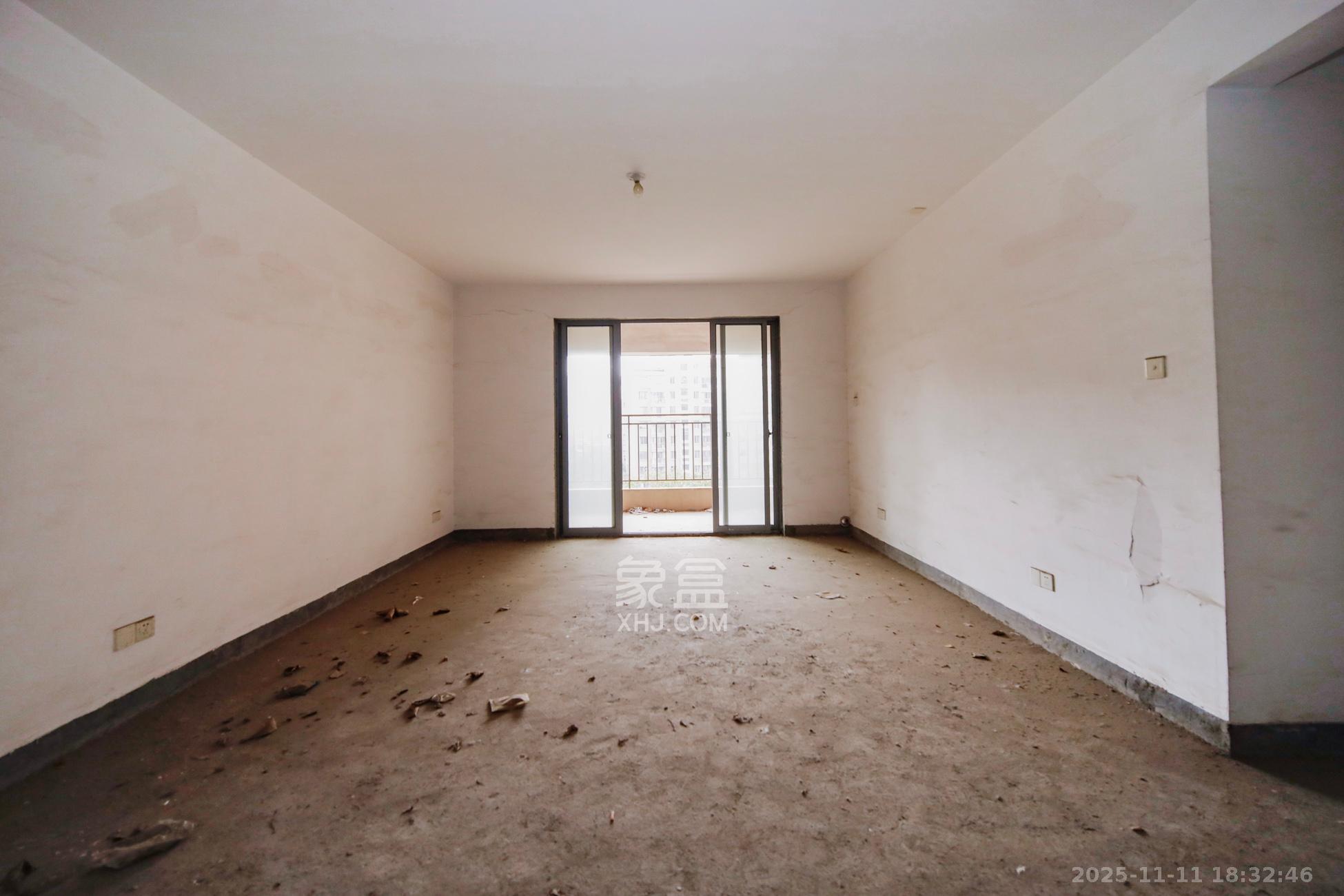 上海城小区  4室2厅2卫    138.0万