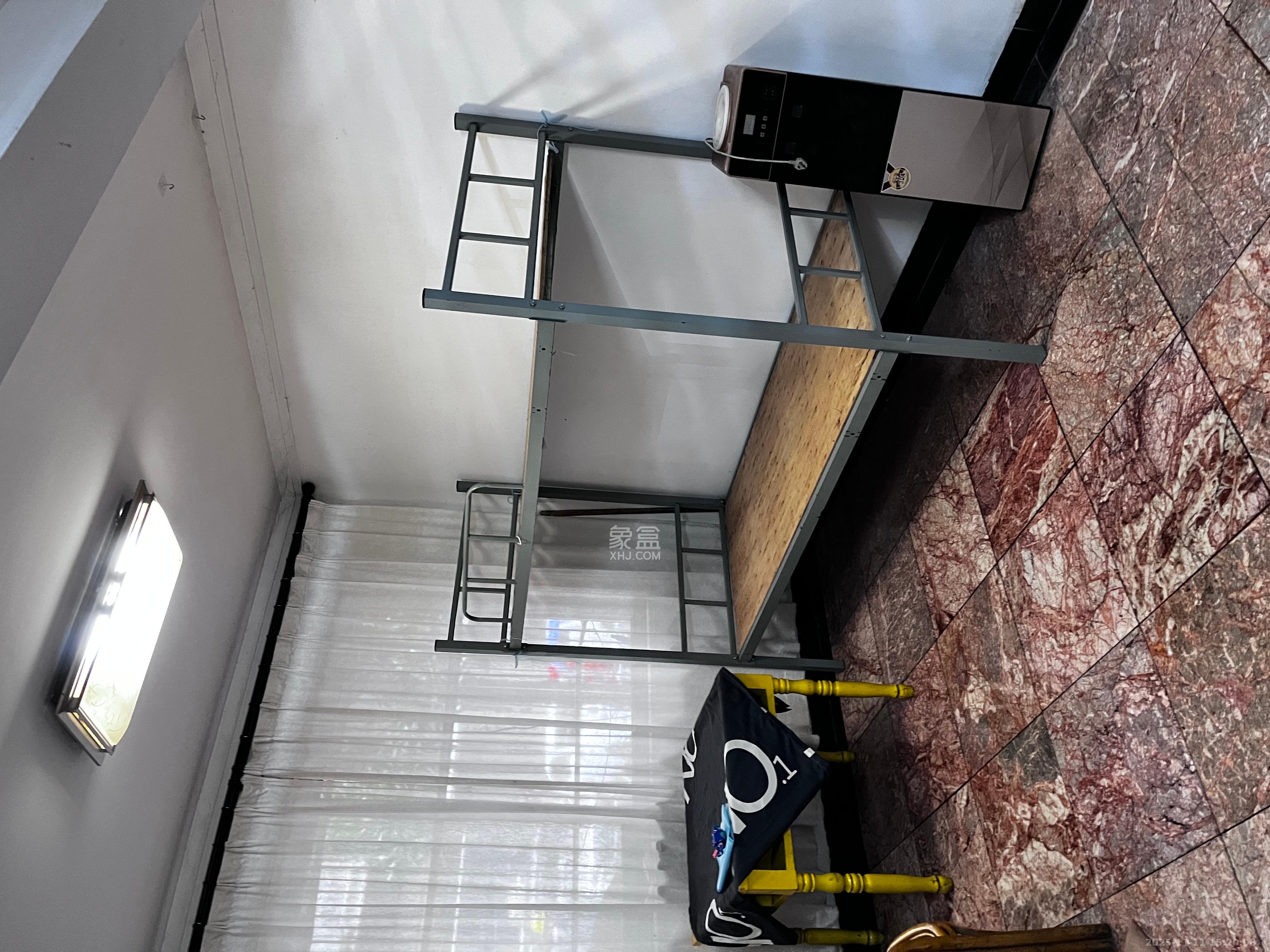 湘绣研究所南院  2室1厅1卫    2000.0元/月室内图