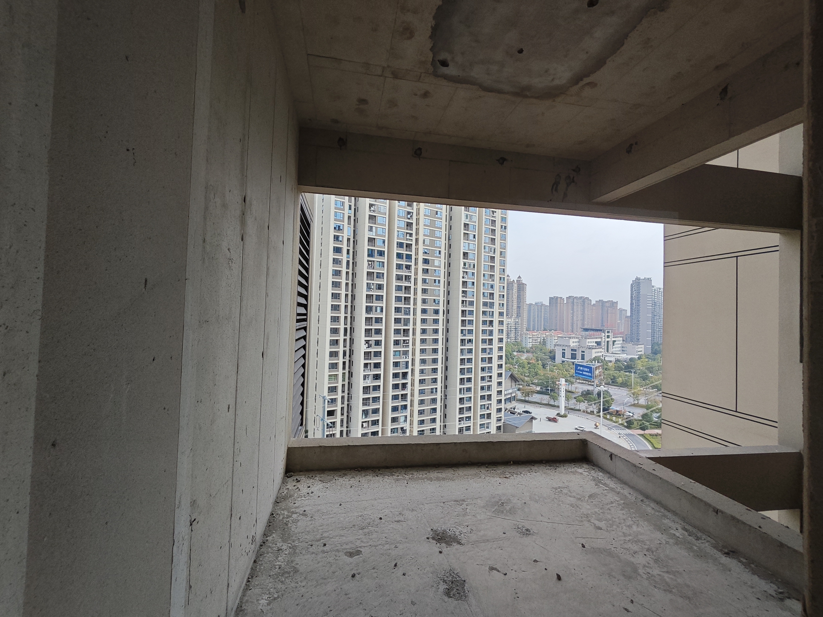 湘中府央玺  1室0厅0卫    86.8万客厅