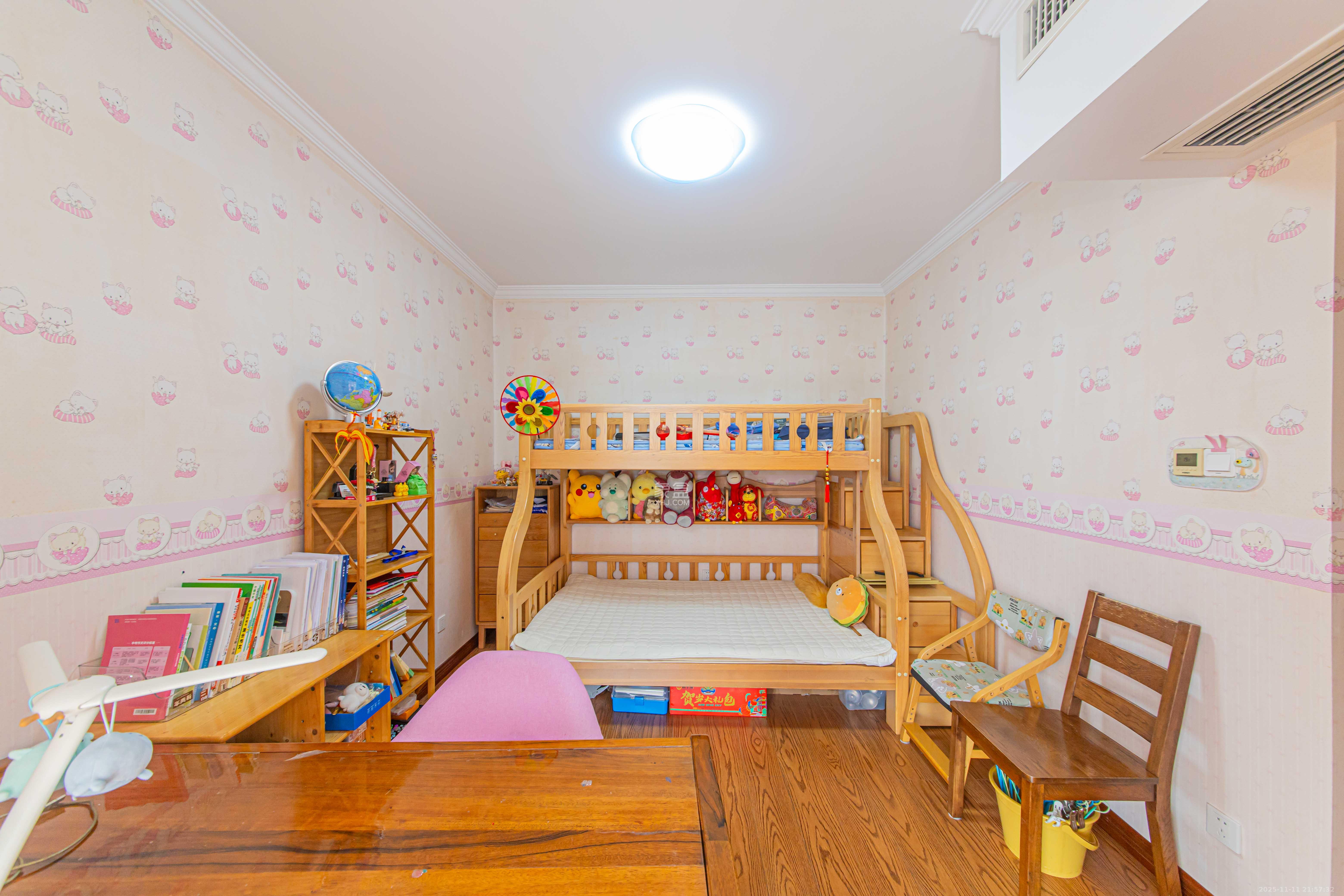 现代雅境园  2室2厅1卫    130.0万卧室