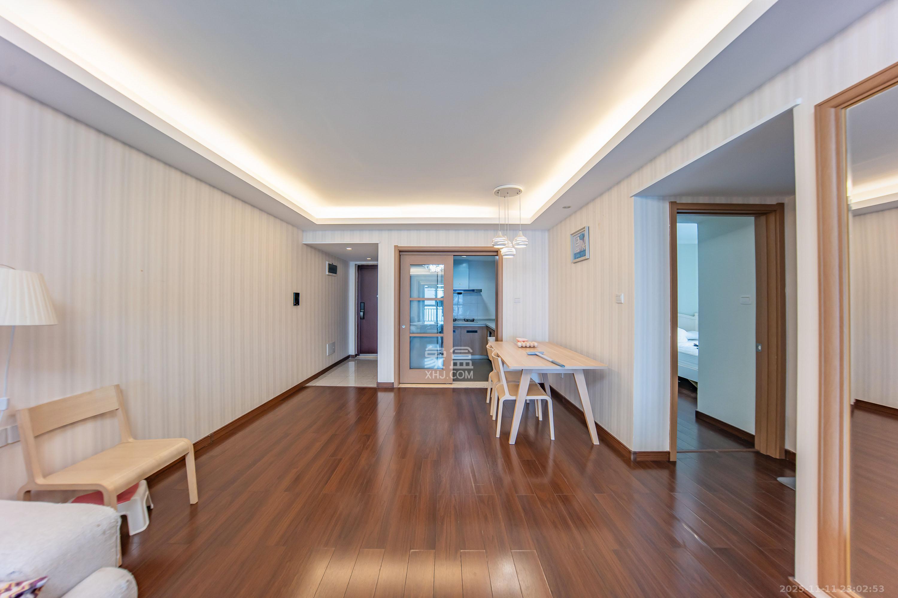 万科白鹭郡  3室2厅1卫    122.8万客厅