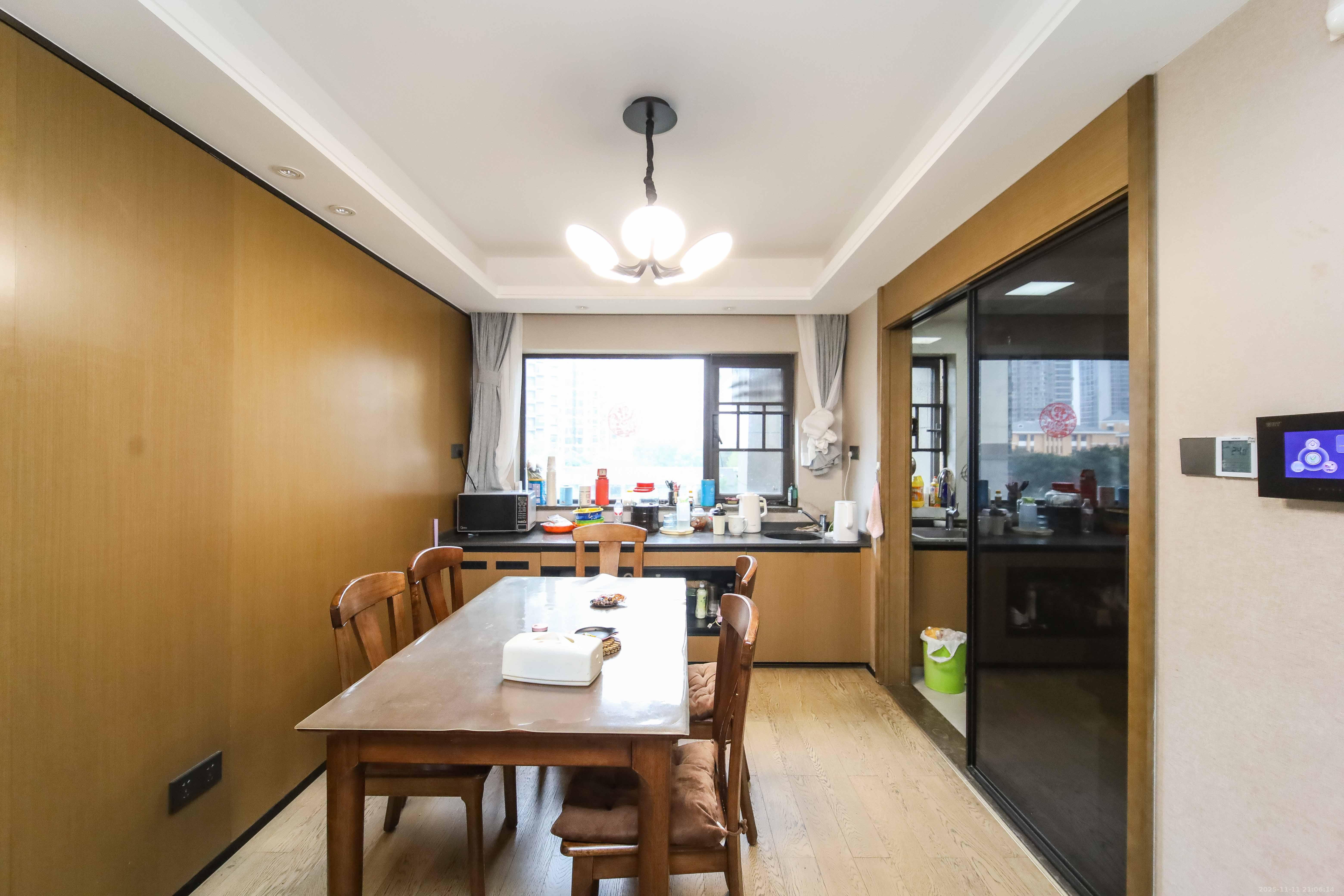 万科金域蓝湾 4室2厅2卫 159.0万 万科金域蓝湾 4室2厅2卫 159.0万客厅