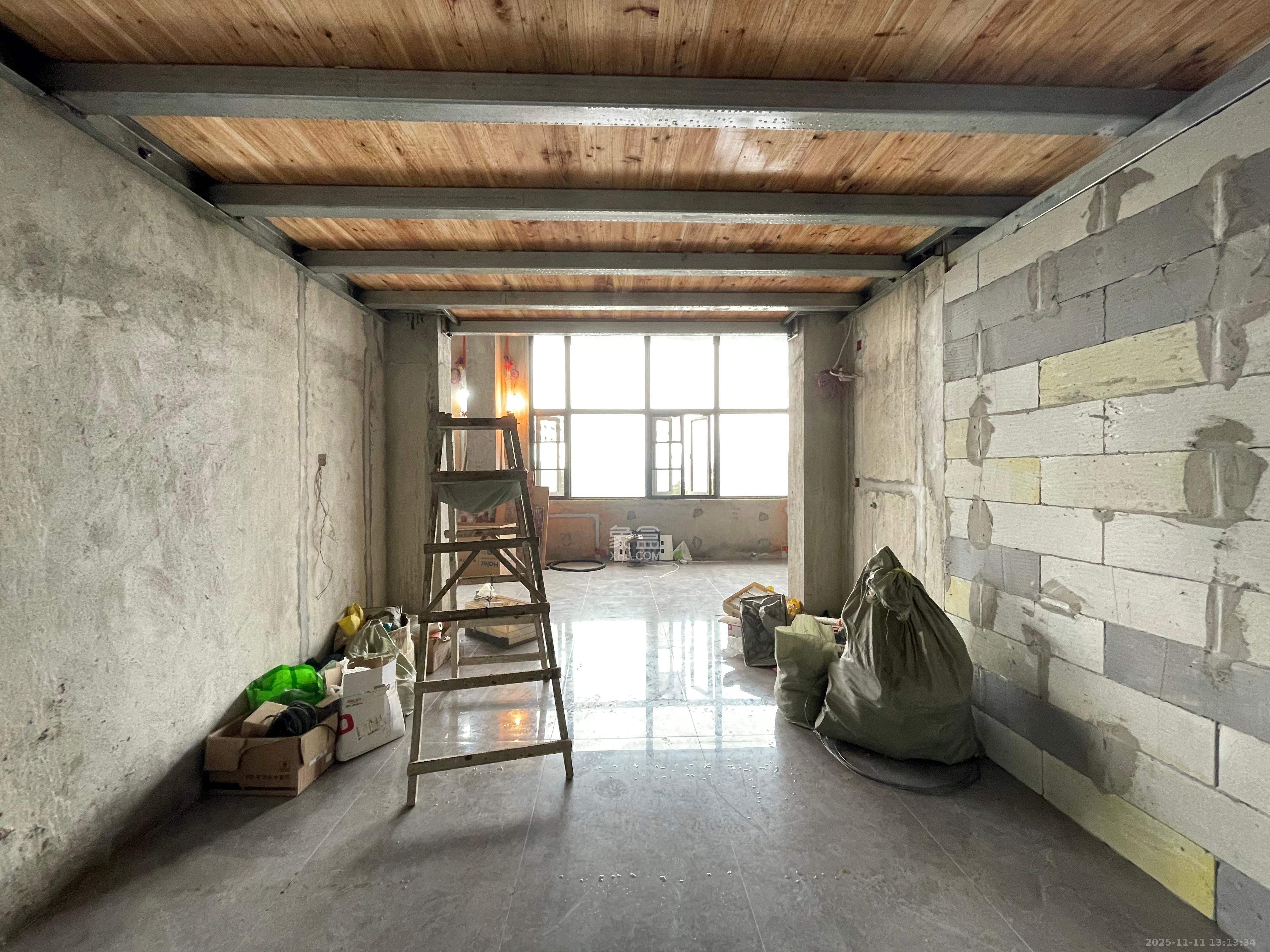 恒大名都   224.0㎡      6000.0元/月室内图