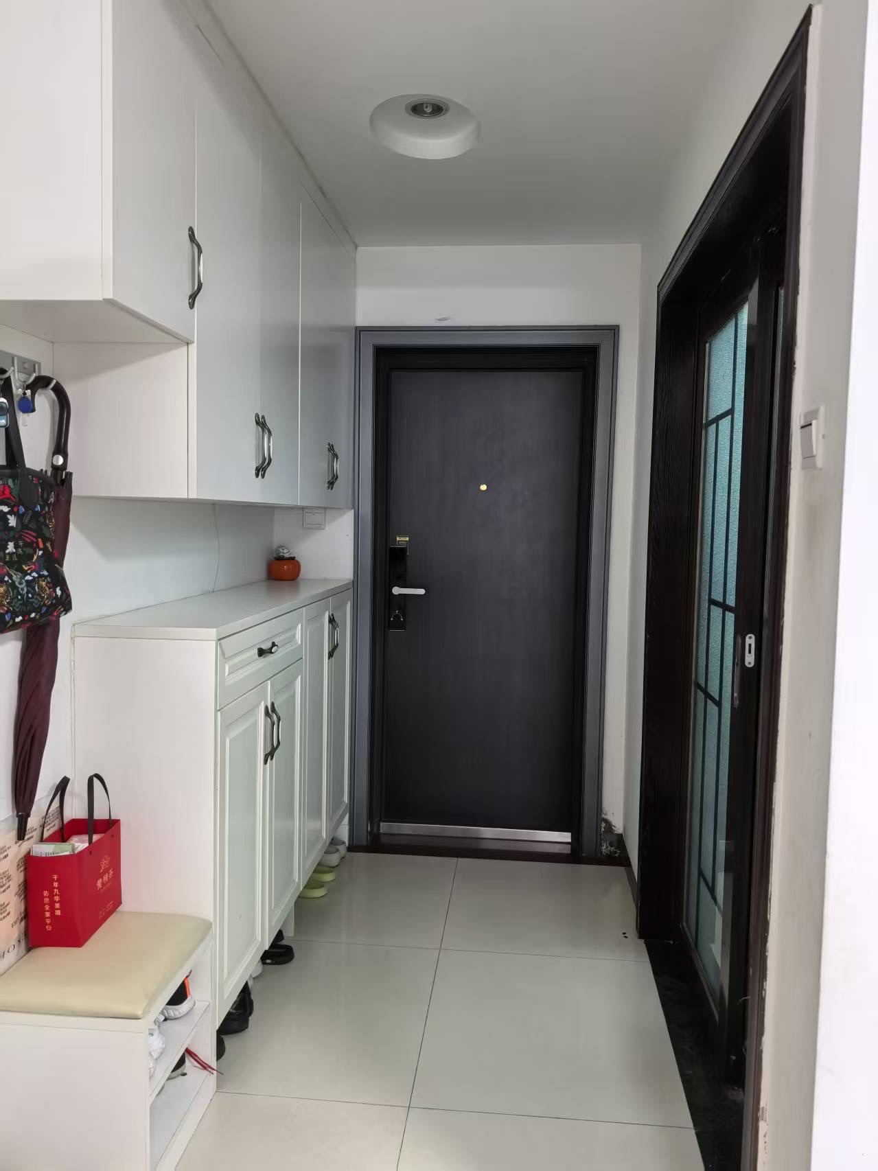 金域湾畔 4室2厅2卫 160.0万 金域湾畔 4室2厅2卫 160.0万客厅