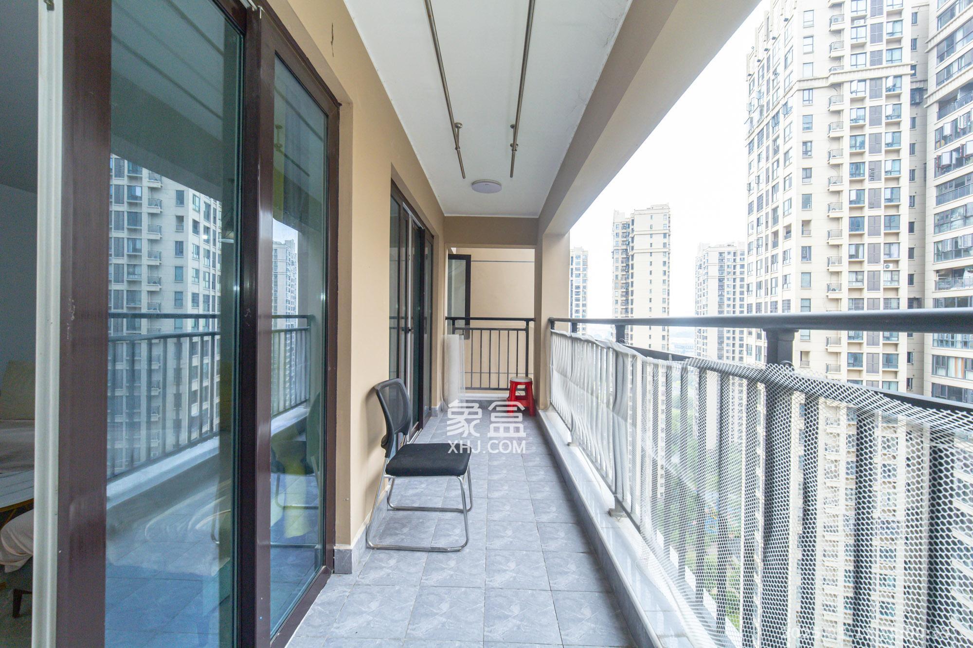 金科时代中心  3室2厅2卫    2700.0元/月室内图